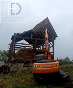 Ontario Reclaimed Wood Tables - Demolition Process HD Threshing Gerald Reinink