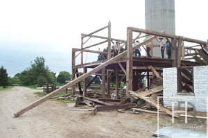 Ontario Reclaimed Wood Tables - Demolition Process HD Threshing Gerald Reinink Threshing Floor