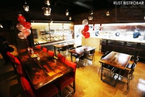 restaurant tables Ontario, pub table tops, restaurant table tops, reclaimed wood tables Ontario, reclaimed wood restaurant tables Ontario, Toronto, Burlington, epoxy