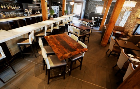 restaurant tables Ontario,reclaimed wood restaurant tables, bar table tops Ontario, reclaimed wood bar table tops, restaurant table tops, epoxy, resin, epoxy finish, resin, HD Threshing, HD Threshing Floor Furniture