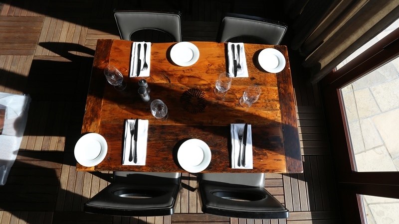 restaurant tables Ontario,reclaimed wood restaurant tables, bar table tops Ontario, reclaimed wood bar table tops, restaurant table tops, epoxy, resin, epoxy finish, resin, HD Threshing, HD Threshing Floor Furniture