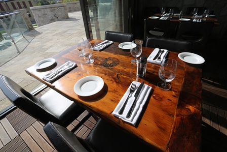 restaurant tables Ontario,reclaimed wood restaurant tables, bar table tops Ontario, reclaimed wood bar table tops, restaurant table tops, epoxy, resin, epoxy finish, resin, HD Threshing, HD Threshing Floor Furniture