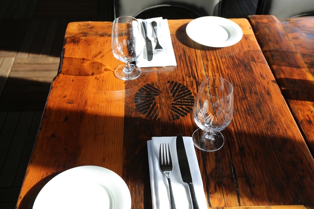 restaurant tables Ontario,reclaimed wood restaurant tables, bar table tops Ontario, reclaimed wood bar table tops, restaurant table tops, epoxy, resin, epoxy finish, resin, HD Threshing, HD Threshing Floor Furniture