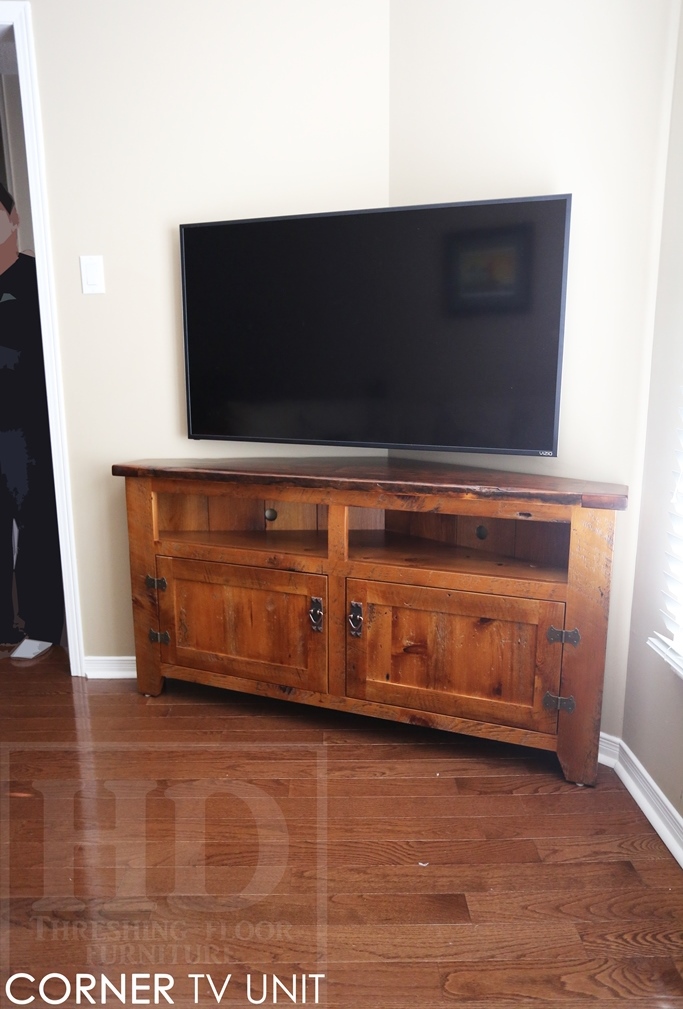 reclaimed wood corner cabinet, reclaimed wood furniture Ontario, rustic entertainment unit, lee valley hardware, HD Threshing, HD Threshing Floor Furniture, mennonite furniture Ontario, rustic cabinet, farmhouse style, country style, recycled wood furniture