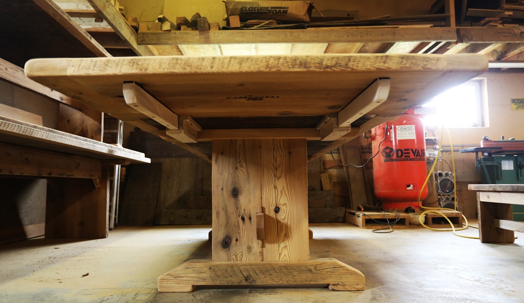 rustic wood furniture Ontario, mennonite furniture, distressed wood furniture, custom furniture, Ontario, HD Threshing, Gerald Reinink, rustic, Ontario barns, recycled wood furniture