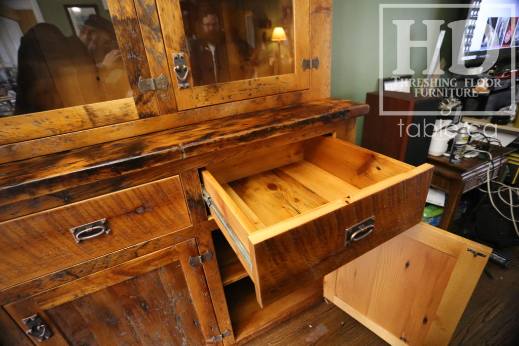 Reclaimed Wood Hutch by HD Threshing Floor Furniture / www.table.ca