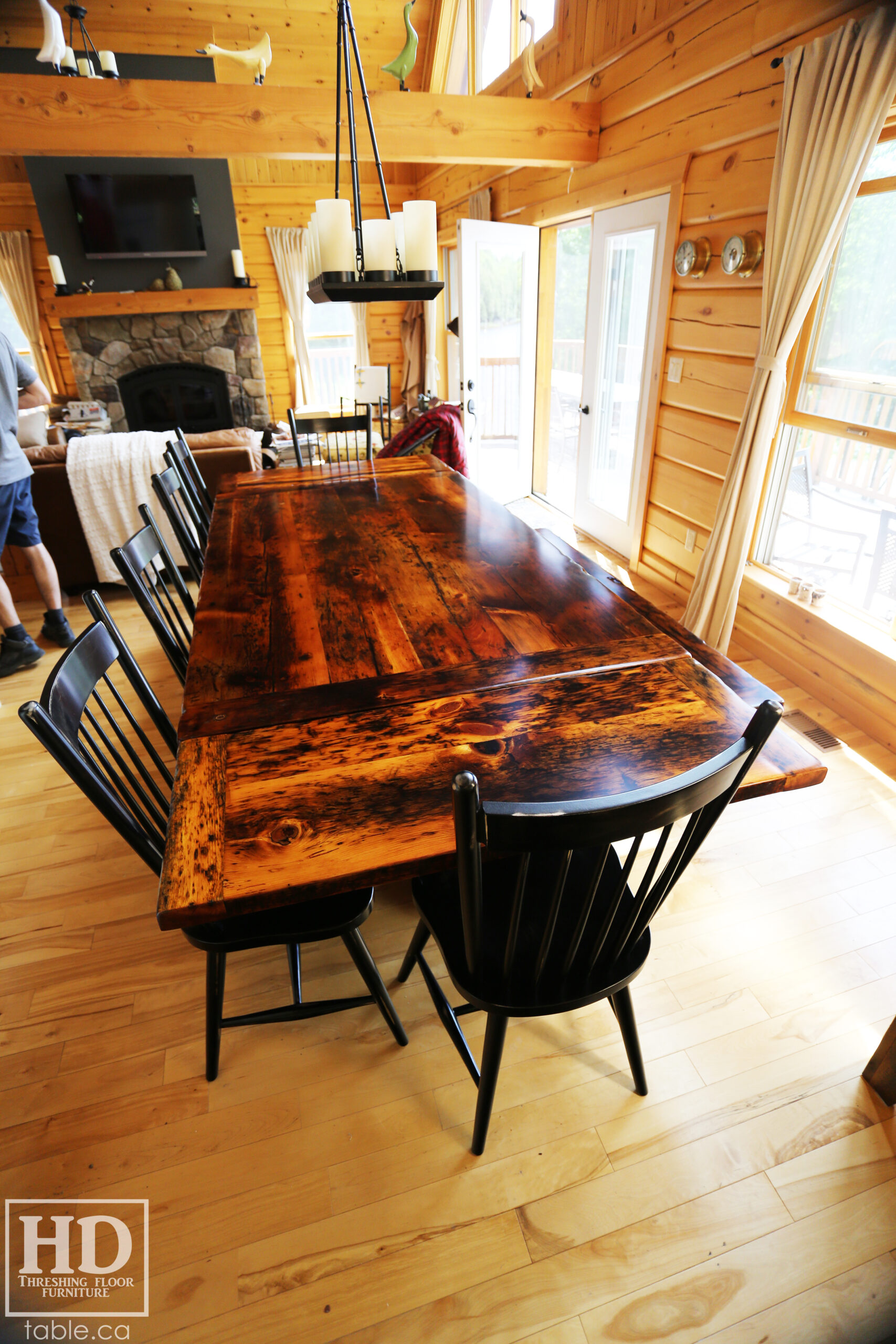 Reclaimed Wood Cottage Table by HD Threshing Floor Furniture / www.table.ca