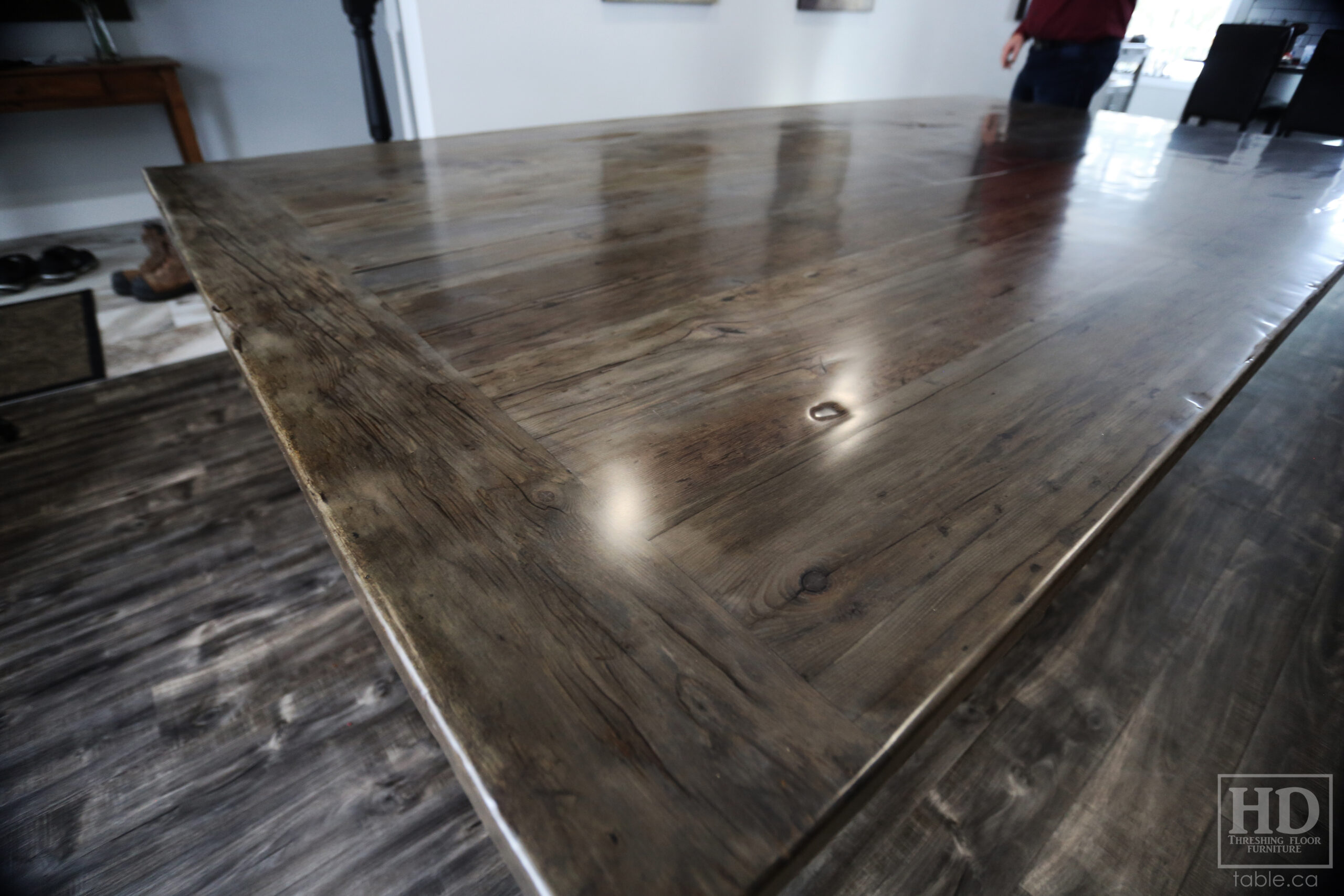 Grey Barnwood Table by HD Threshing Floor Furniture / www.table.ca