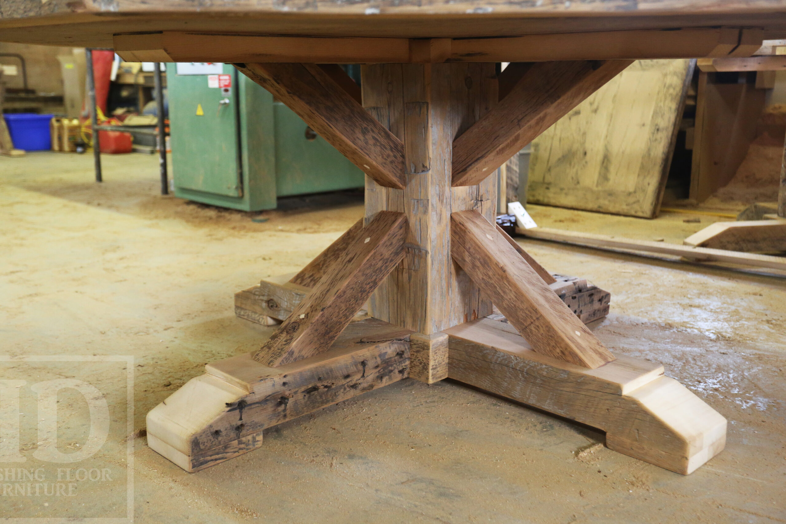 Octagon Reclaimed Wood Table by HD Threshing Floor Furniture / www.table.ca