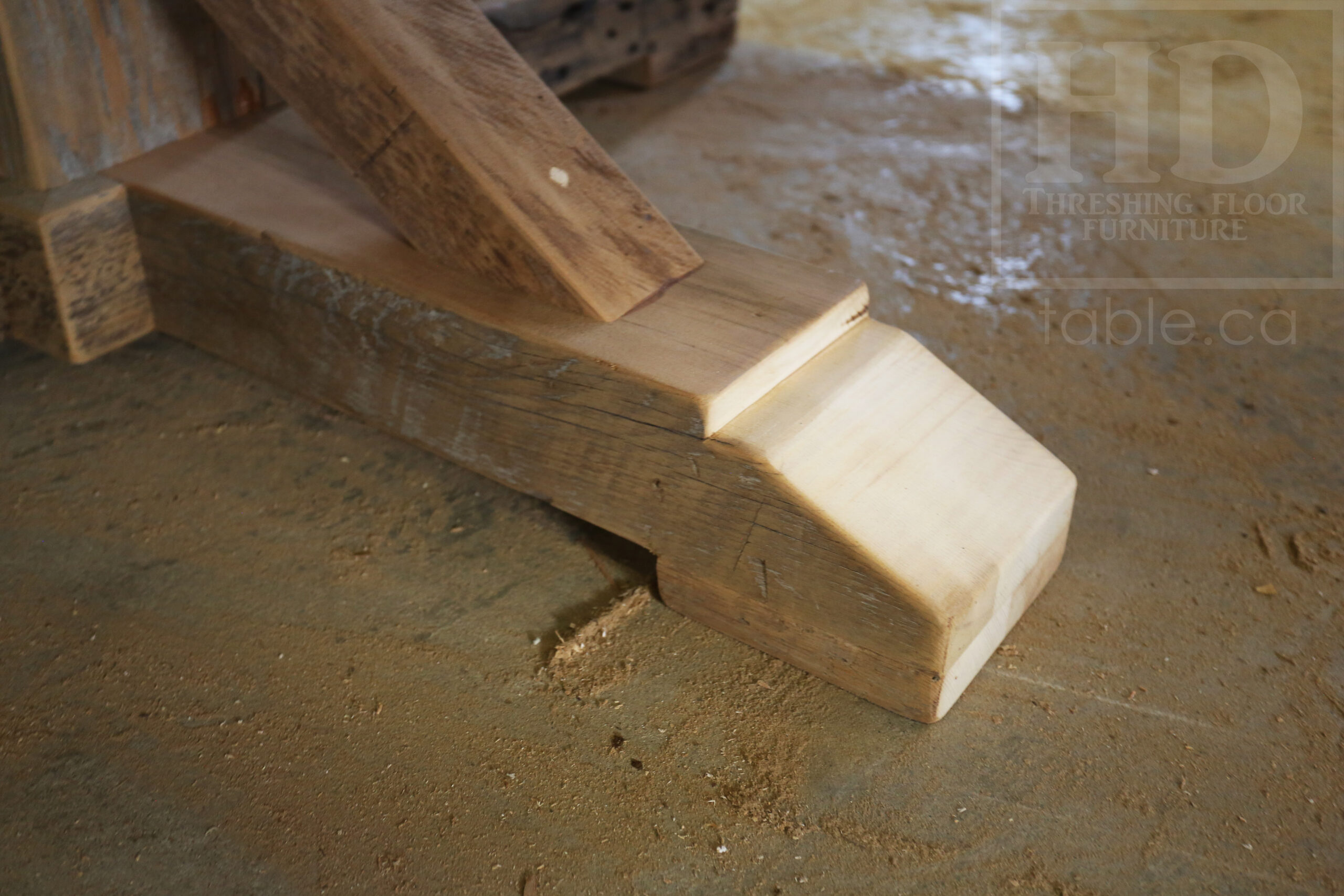 Octagon Reclaimed Wood Table by HD Threshing Floor Furniture / www.table.ca