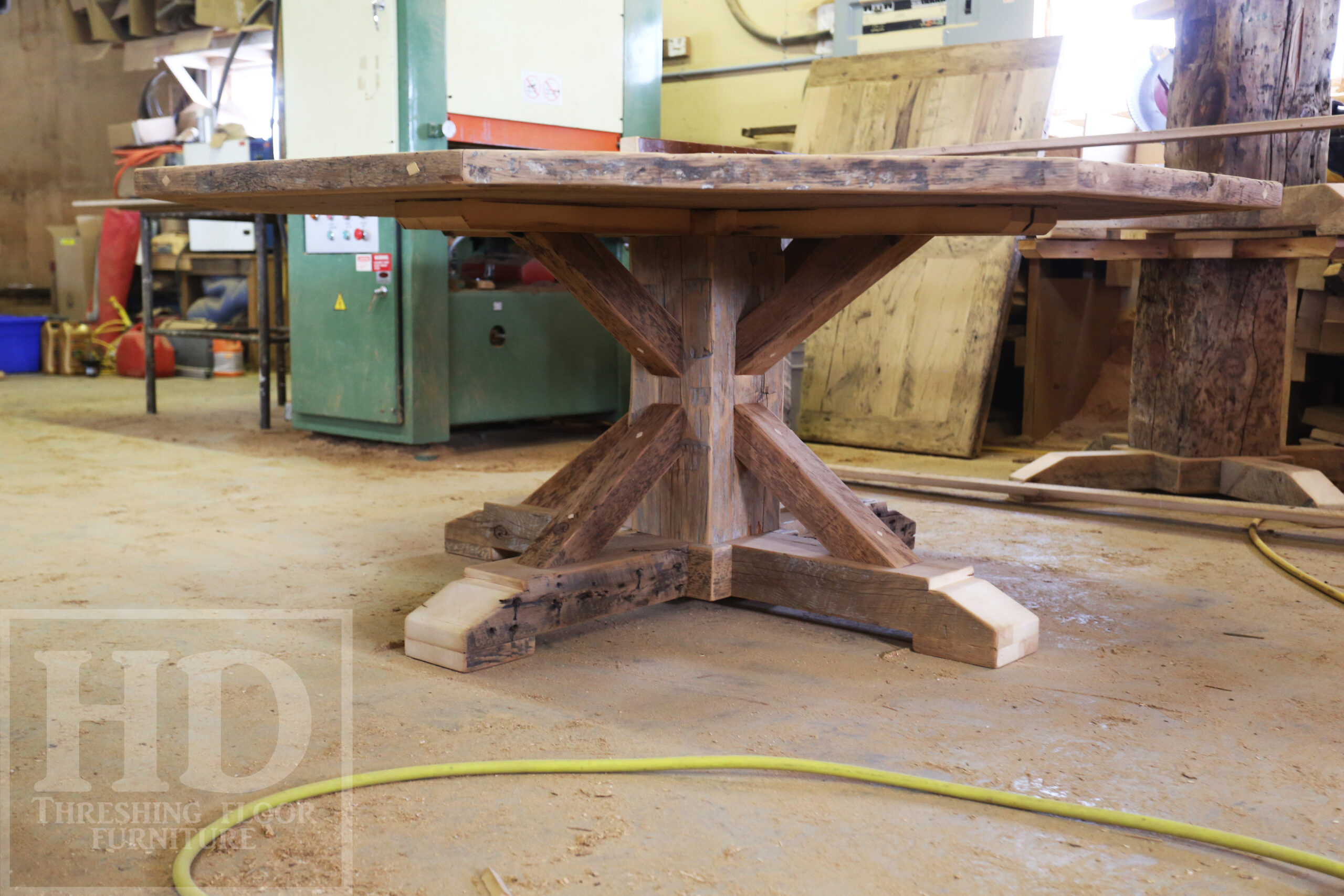 Octagon Reclaimed Wood Table by HD Threshing Floor Furniture / www.table.ca