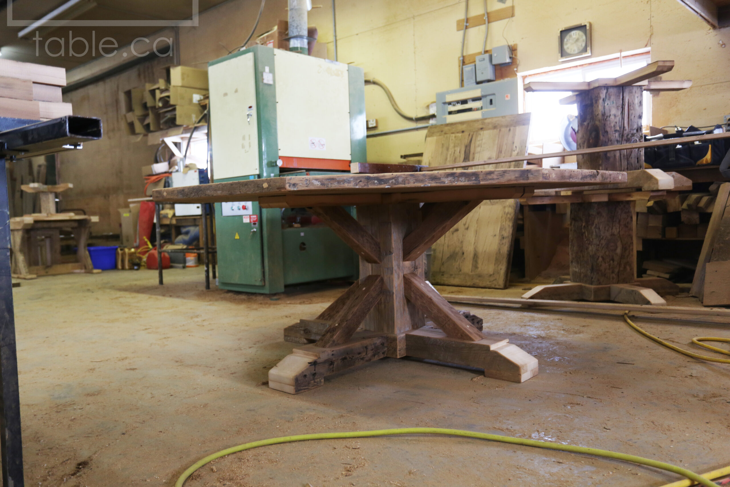 Octagon Reclaimed Wood Table by HD Threshing Floor Furniture / www.table.ca