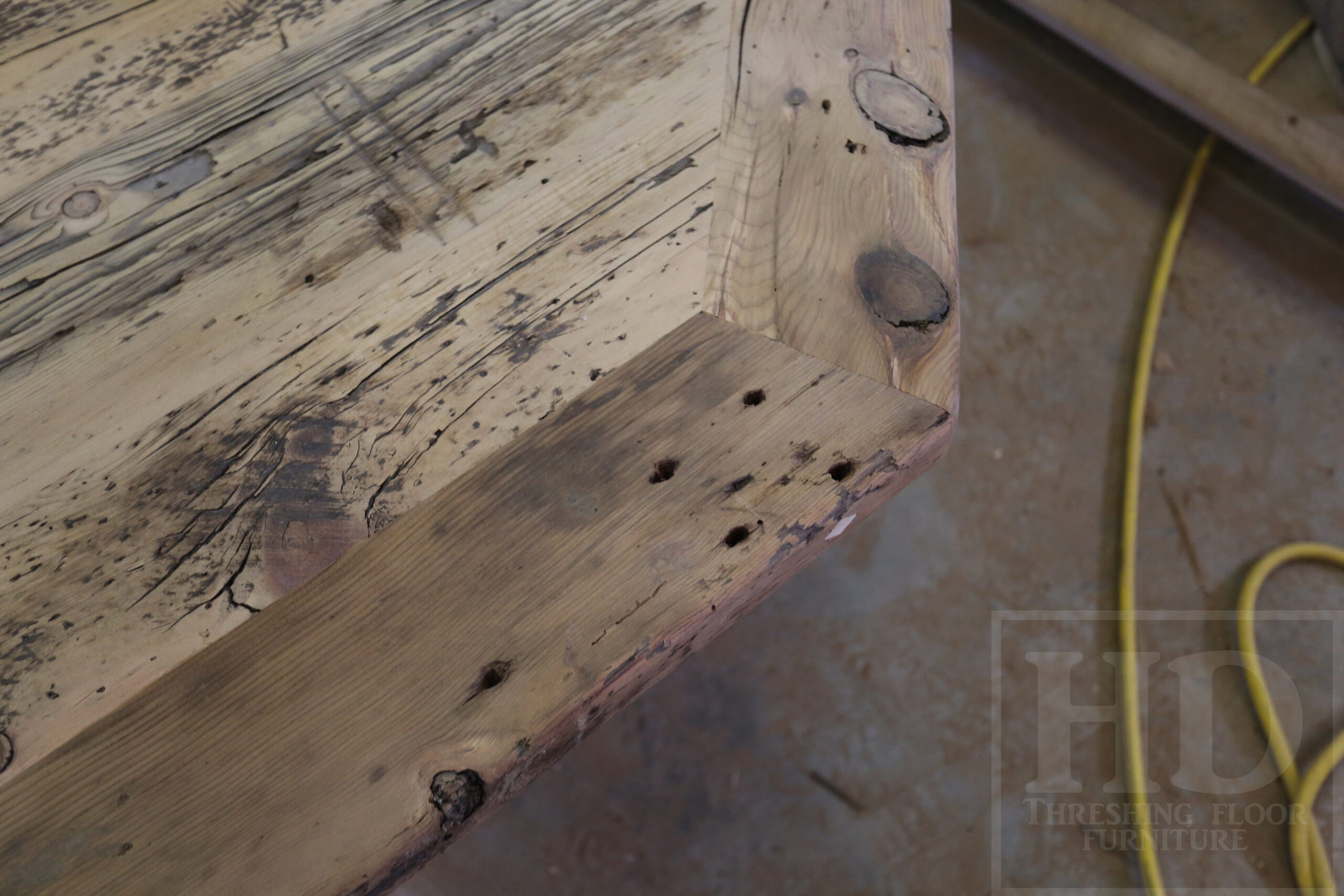 Octagon Reclaimed Wood Table by HD Threshing Floor Furniture / www.table.ca