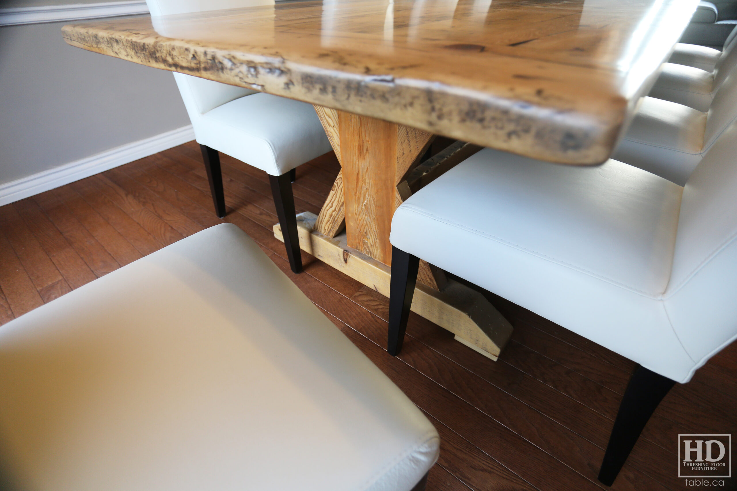 Ontario Pioneer Barnwood Table by HD Threshing Floor Furniture / www.table.ca