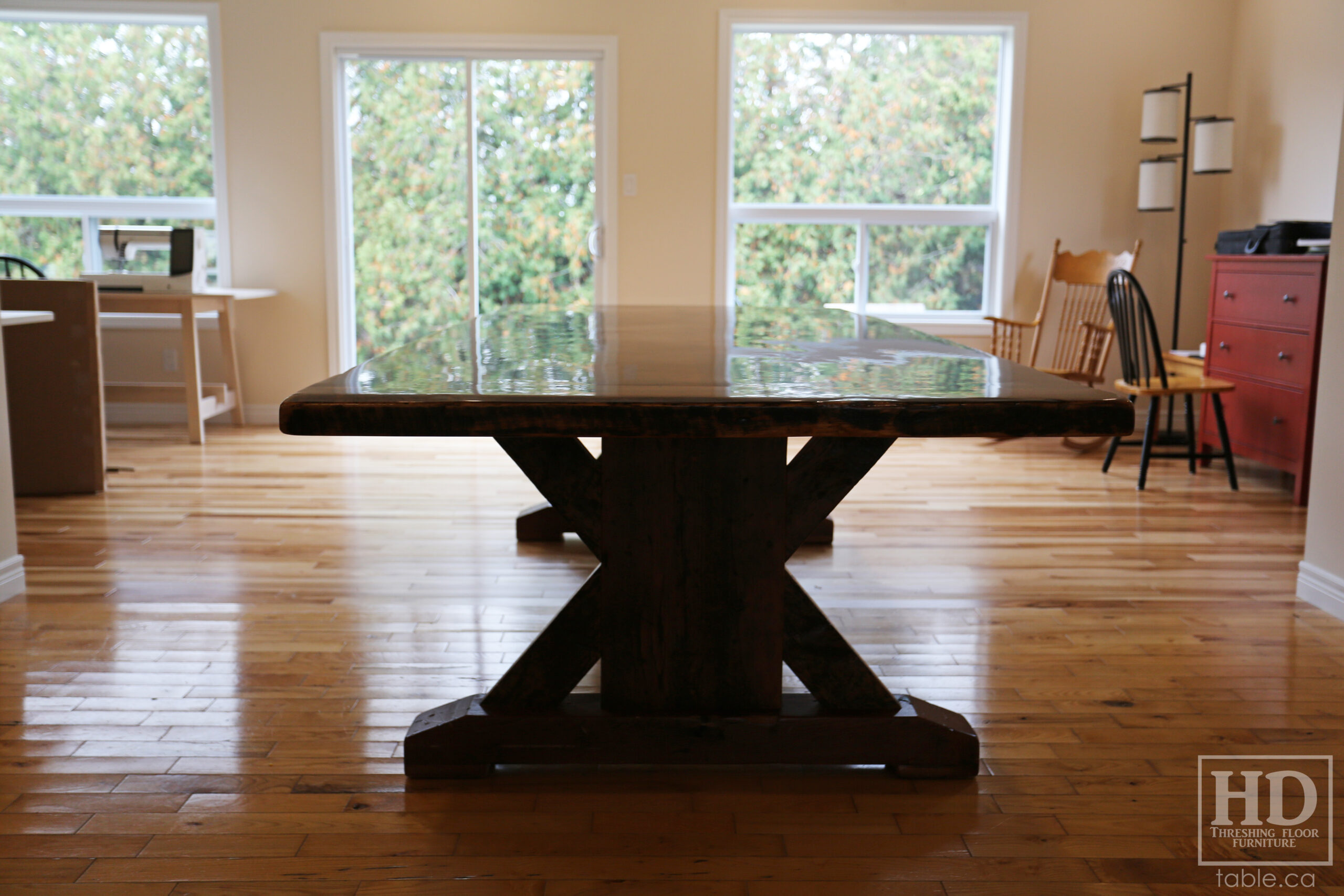 Rustic Table by HD Threshing Floor Furniture / www.table.ca