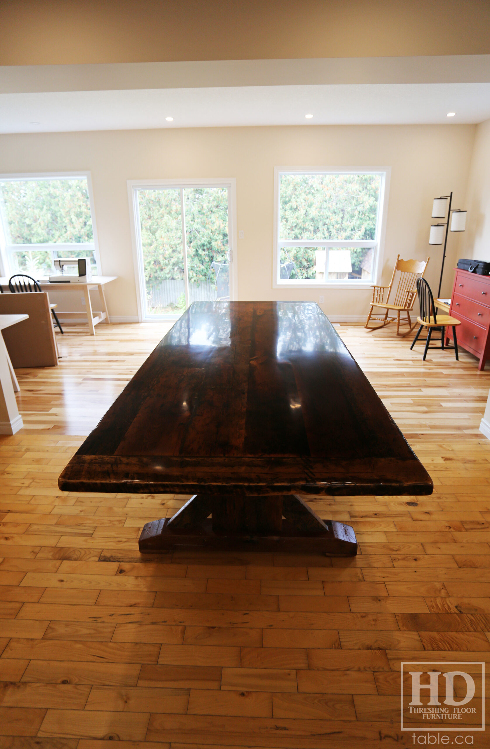 Rustic Table by HD Threshing Floor Furniture / www.table.ca