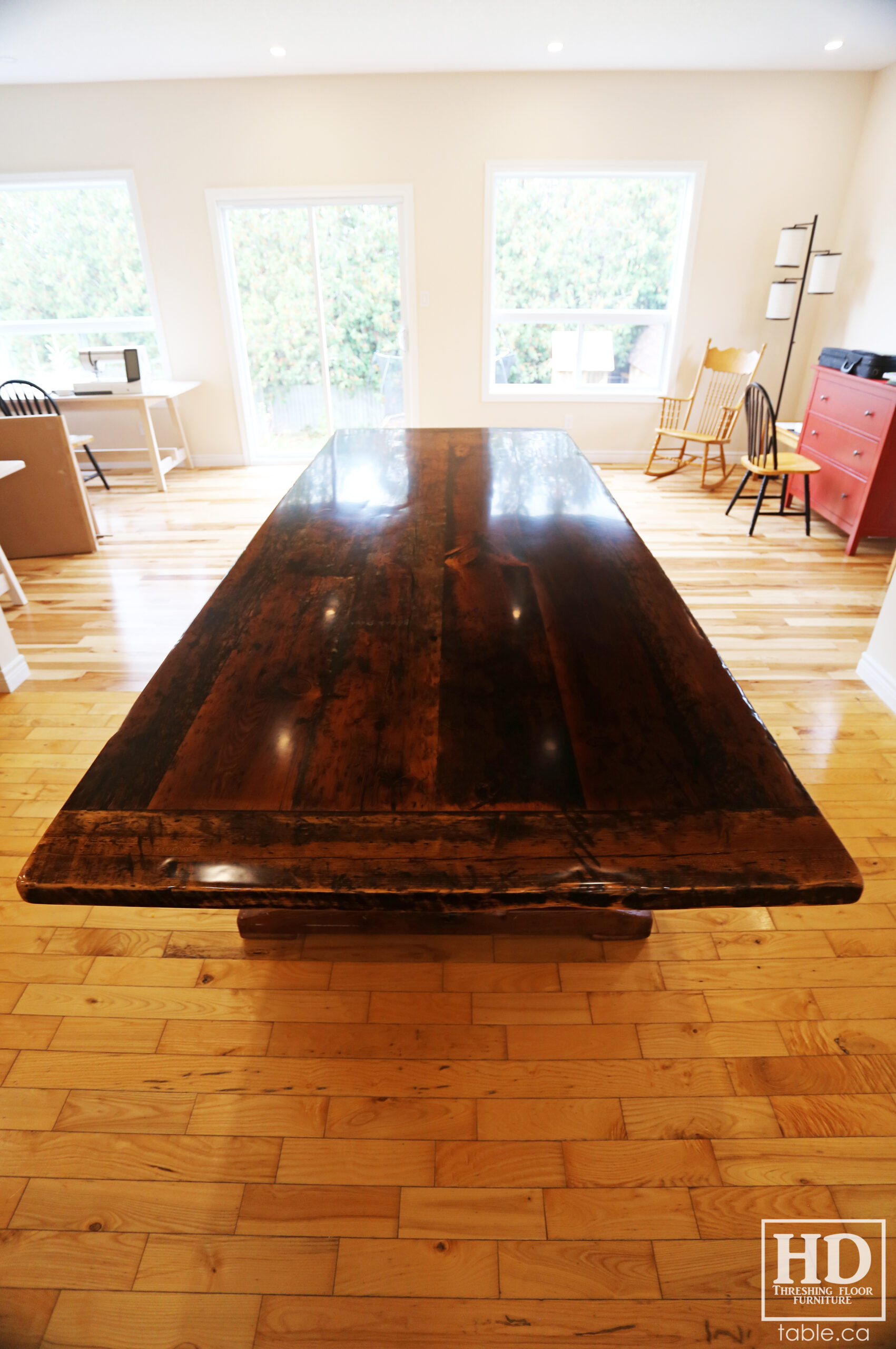 Rustic Table by HD Threshing Floor Furniture / www.table.ca