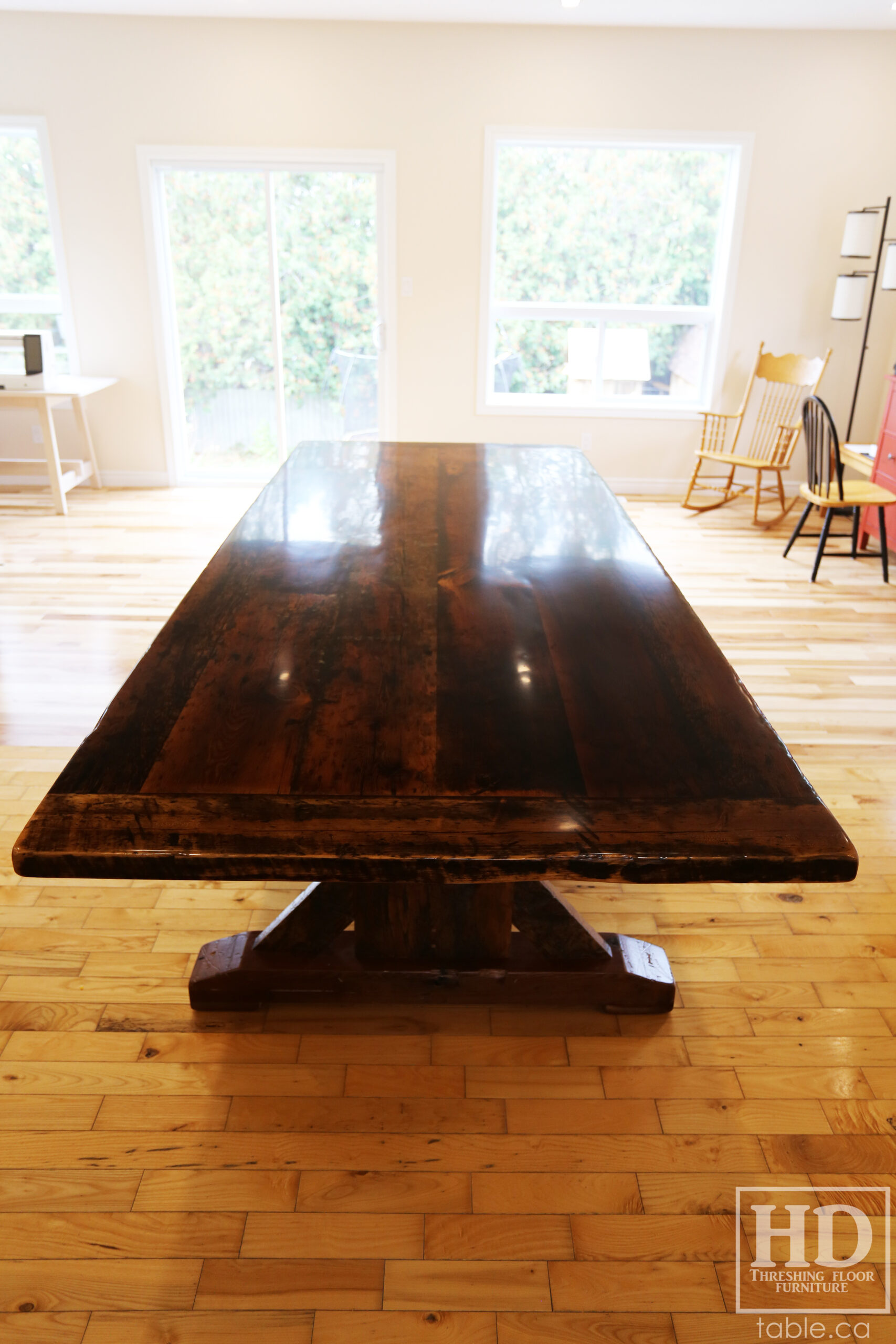 Rustic Table by HD Threshing Floor Furniture / www.table.ca