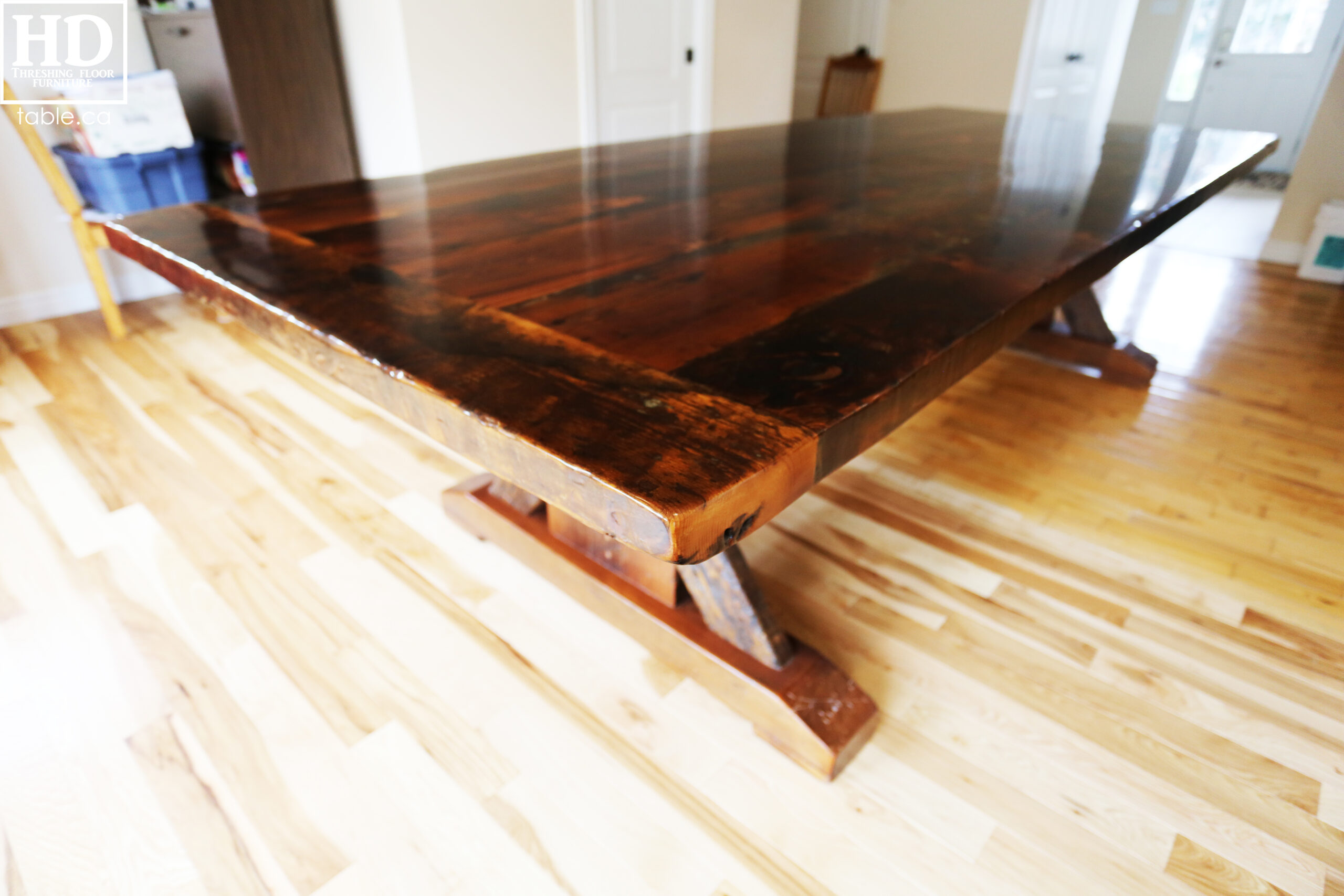 Rustic Table by HD Threshing Floor Furniture / www.table.ca