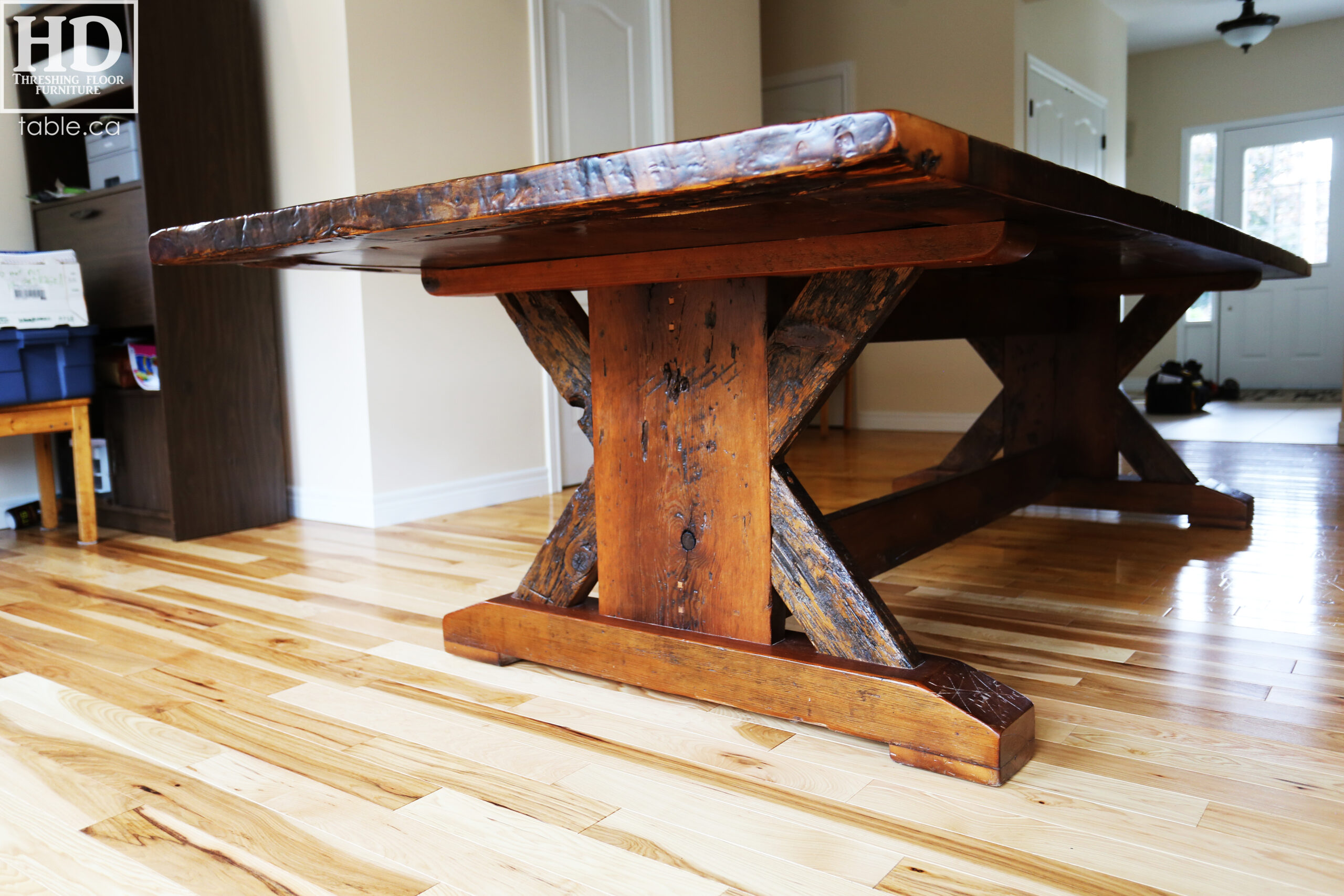 Rustic Table by HD Threshing Floor Furniture / www.table.ca
