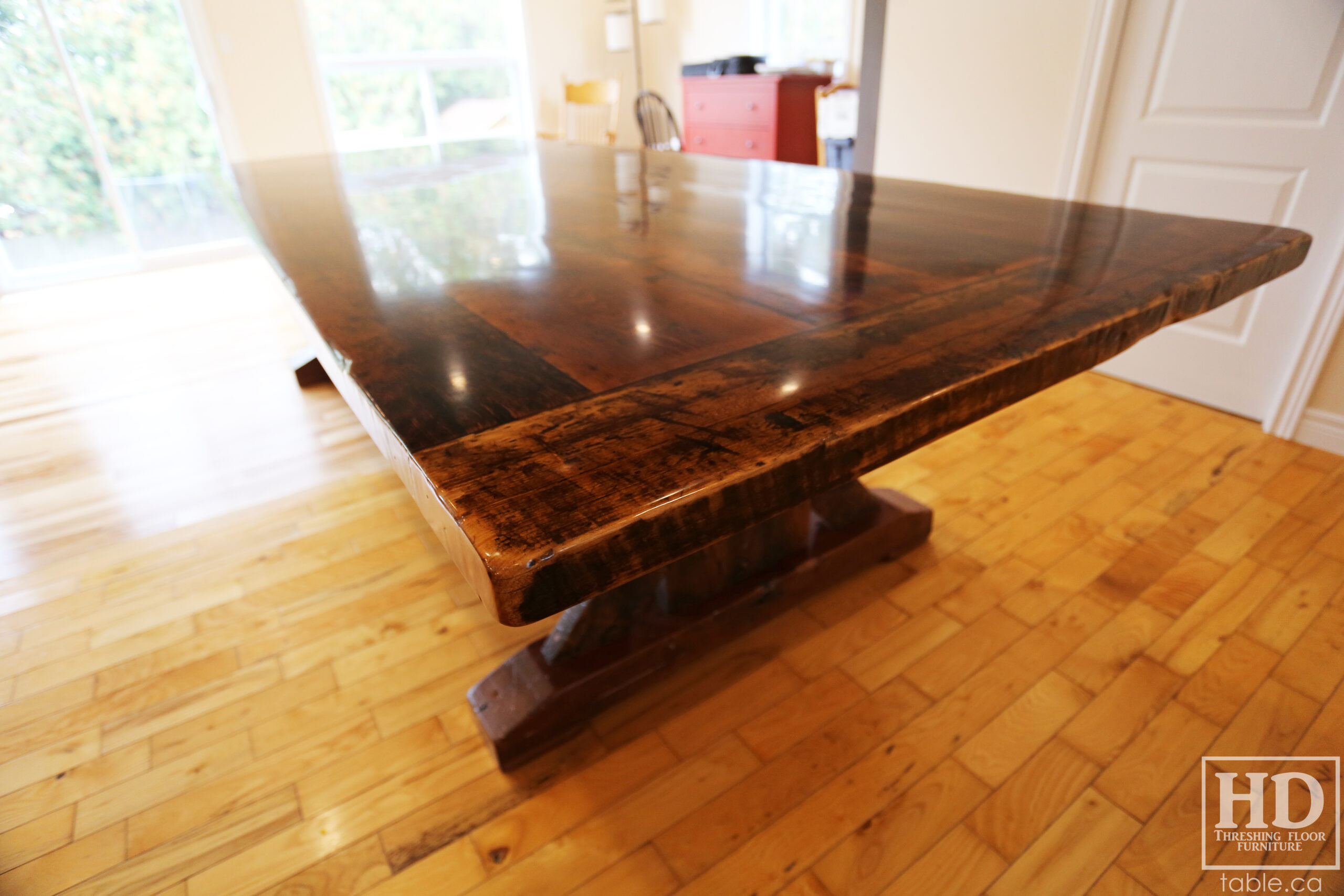 Rustic Table by HD Threshing Floor Furniture / www.table.ca