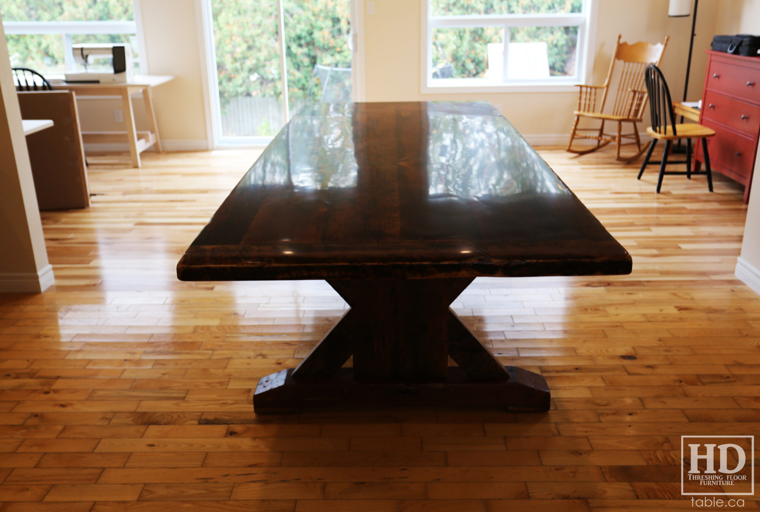 Rustic Table by HD Threshing Floor Furniture / www.table.ca