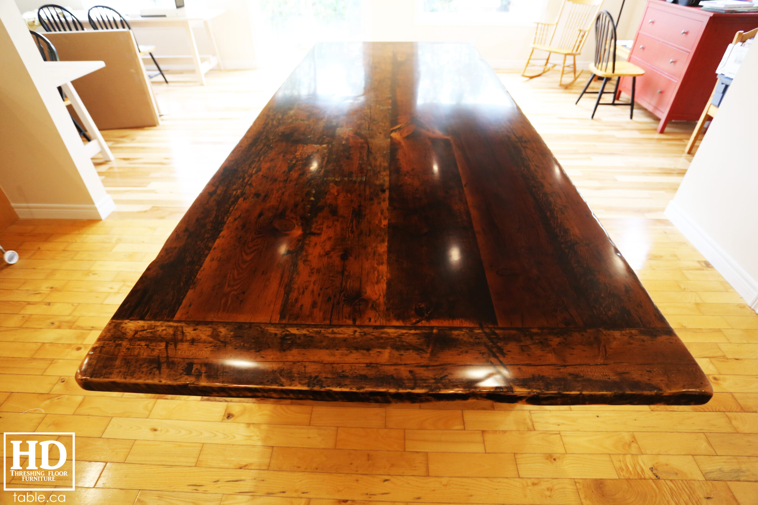 Rustic Table by HD Threshing Floor Furniture / www.table.ca