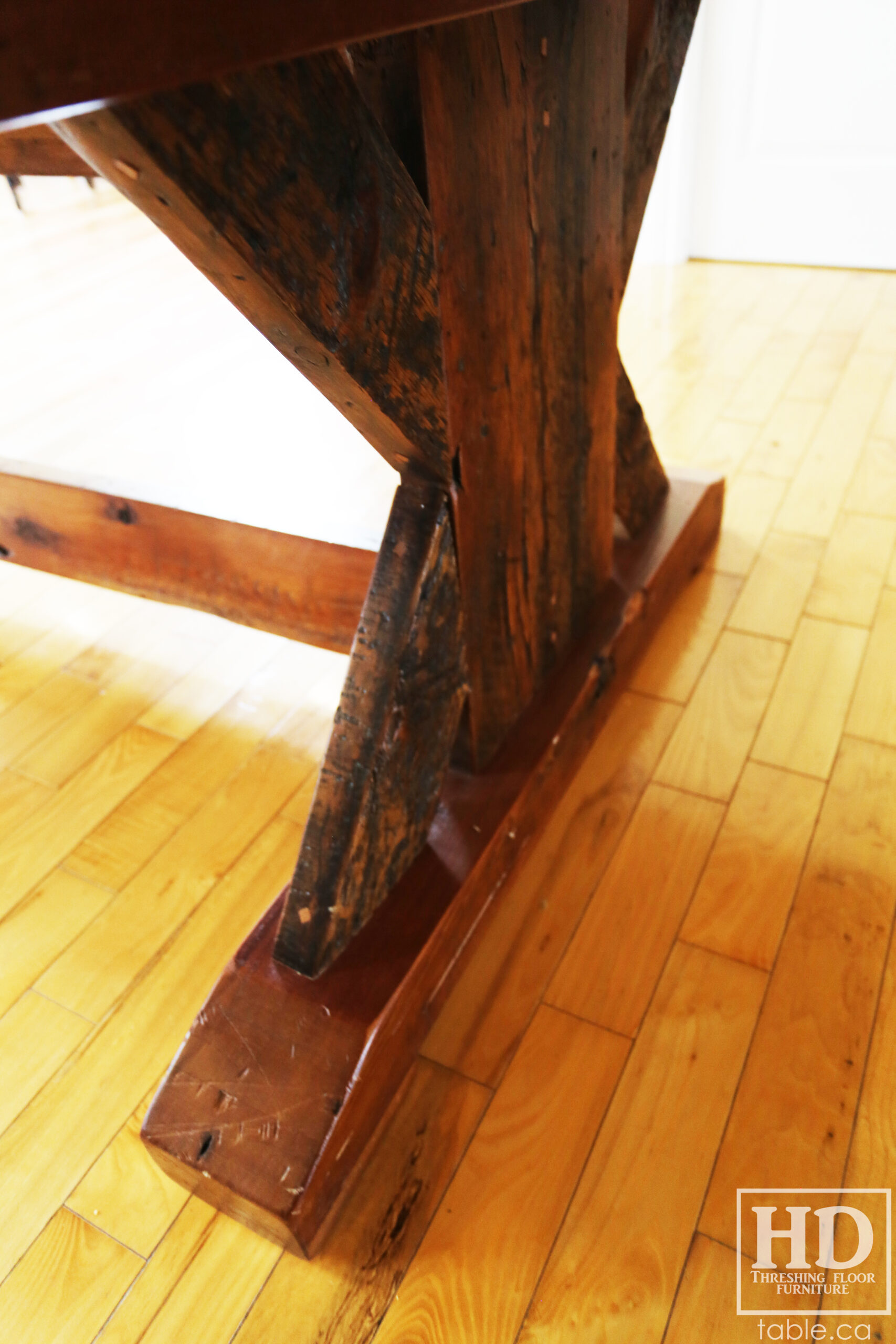 Rustic Table by HD Threshing Floor Furniture / www.table.ca