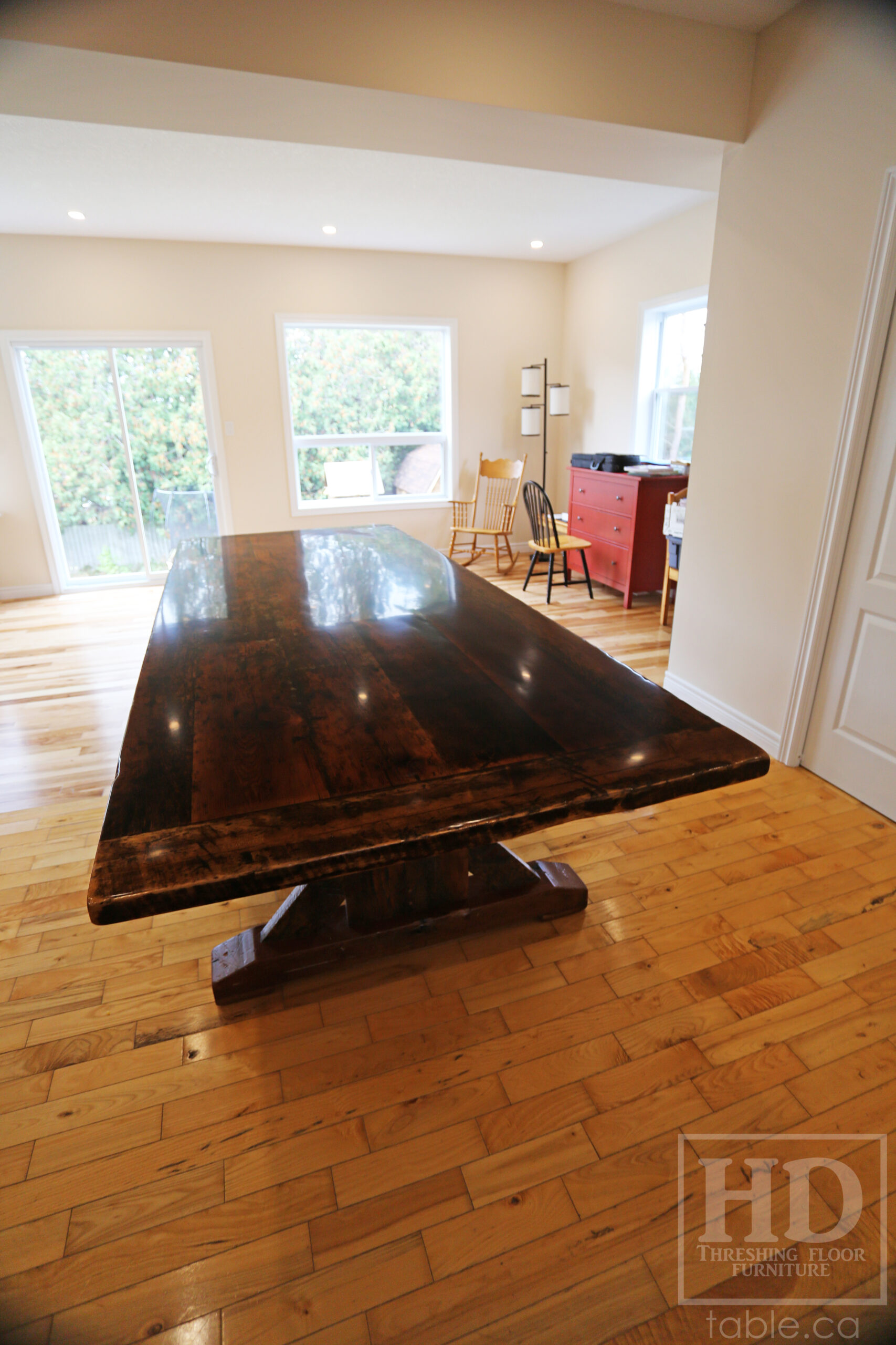 Rustic Table by HD Threshing Floor Furniture / www.table.ca