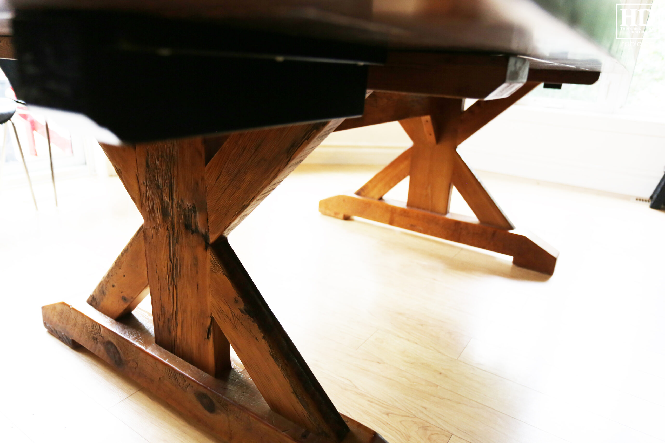 Threshing Table by HD Threshing Floor Furniture / www.table.ca