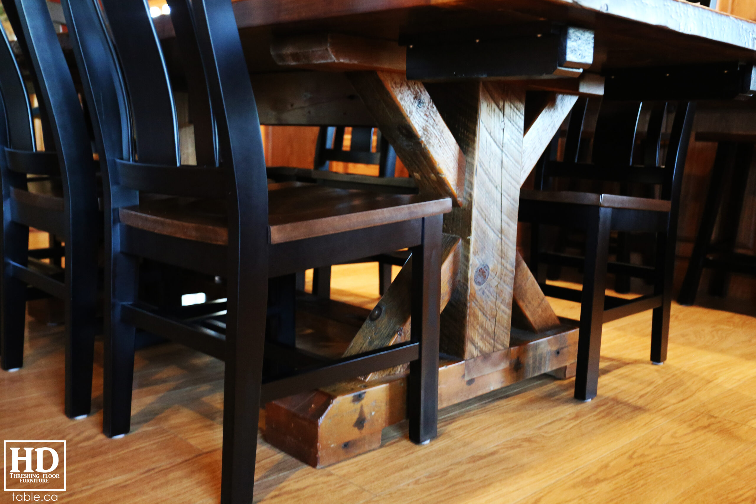 Threshing Table by HD Threshing Floor Furniture / www.table.ca