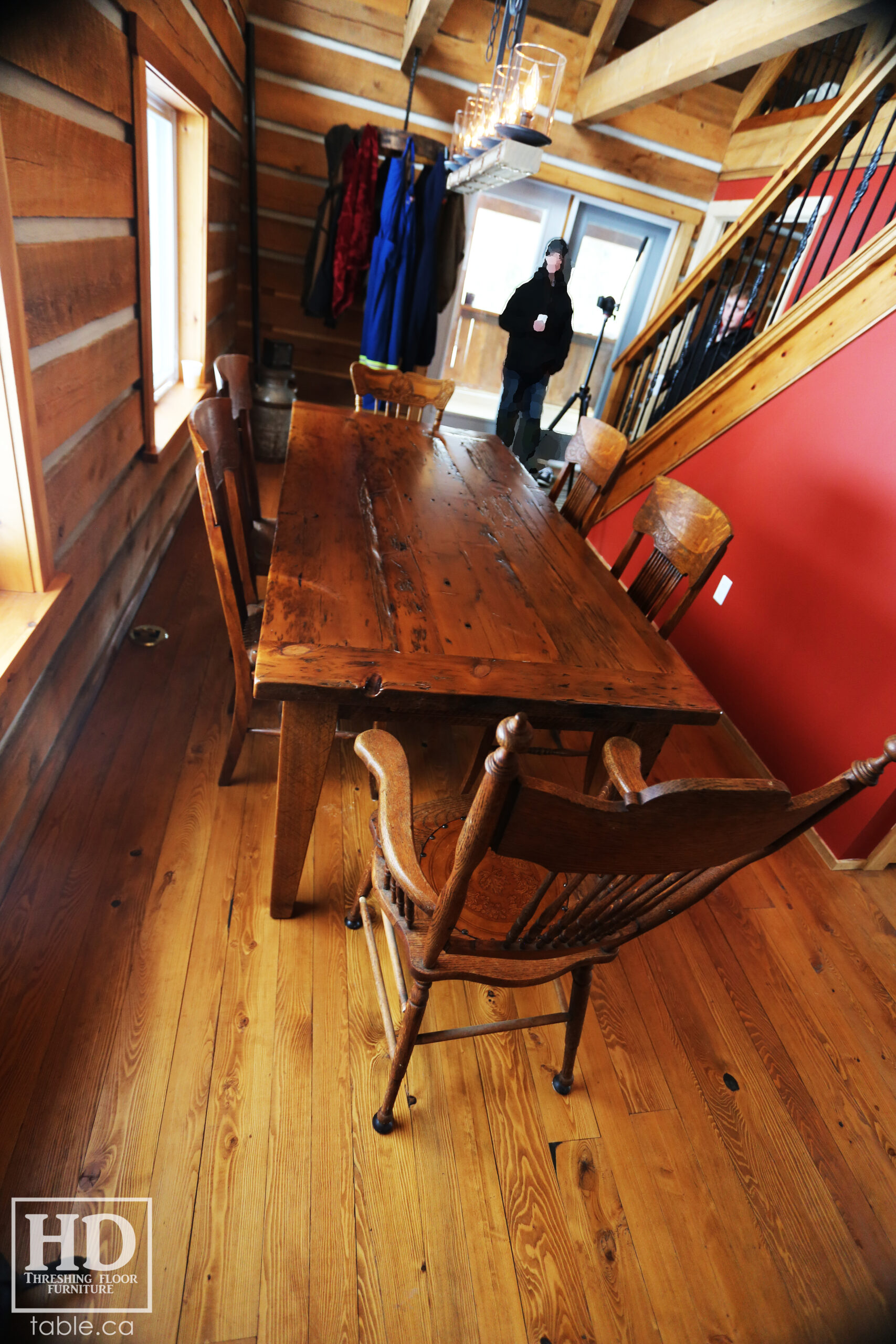 Cottage Harvest Table by HD Threshing Floor Furniture / www.table.ca