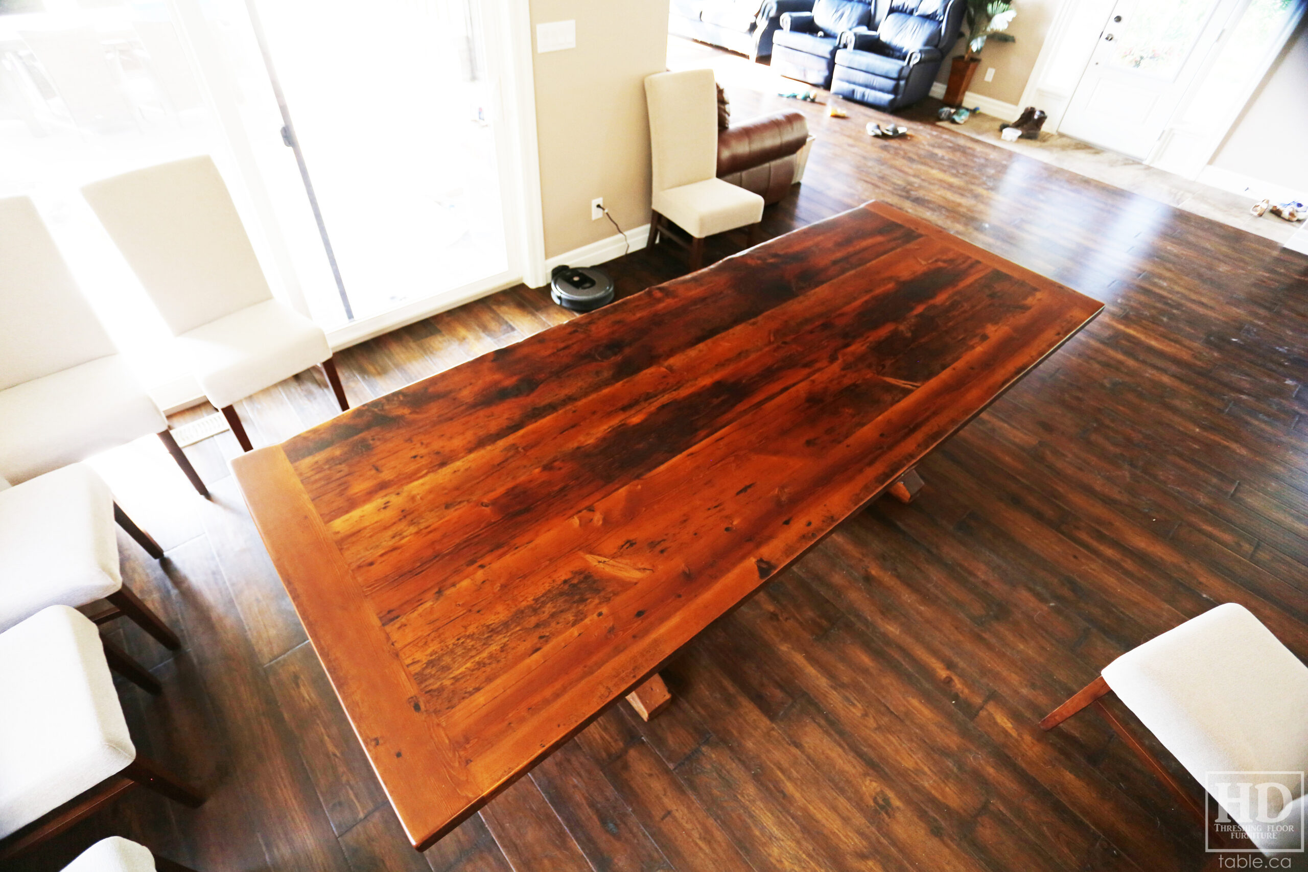 Barnwood Pedestal Table made from Ontario Barn by HD Threshing Floor Furniture / www.table.ca