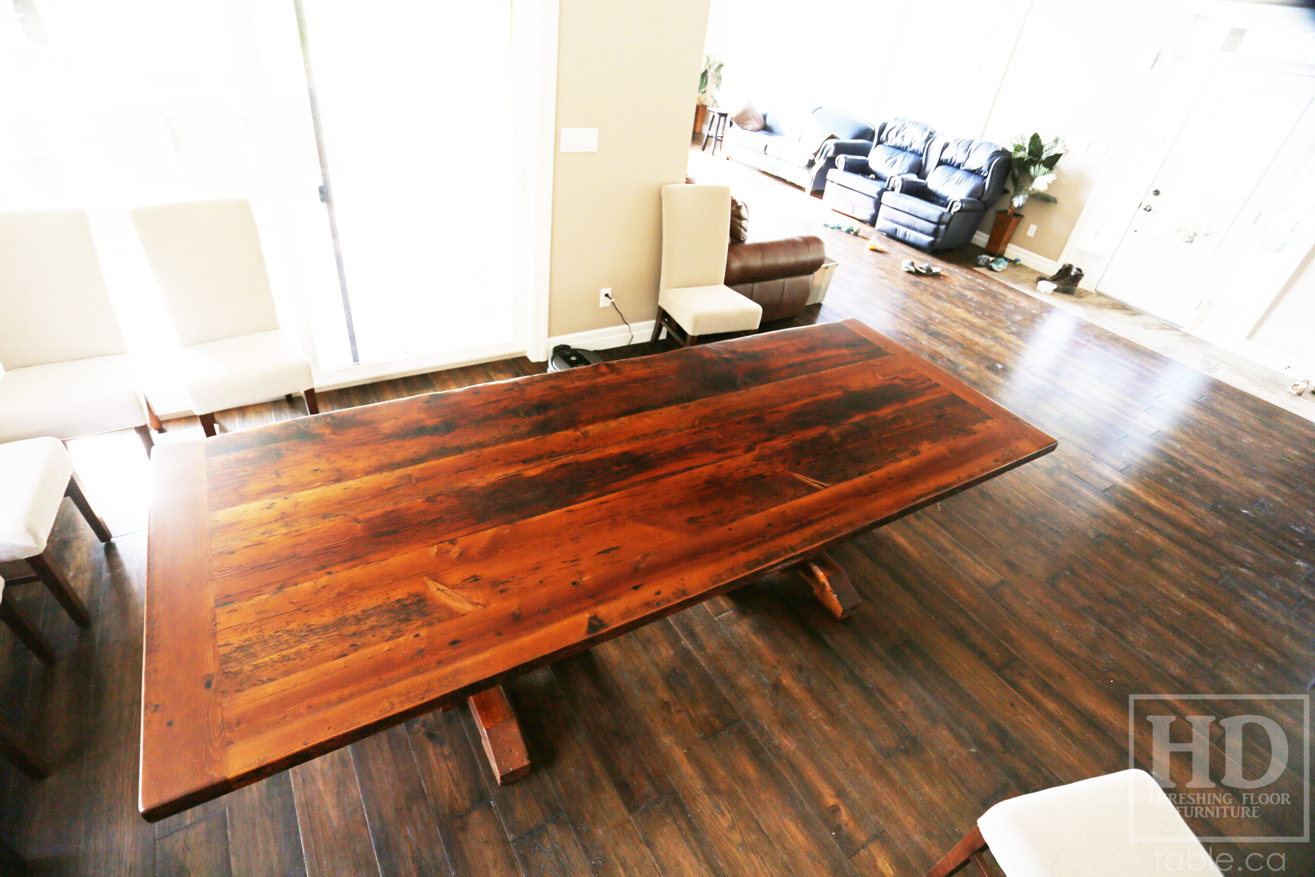 Barnwood Pedestal Table made from Ontario Barn by HD Threshing Floor Furniture / www.table.ca