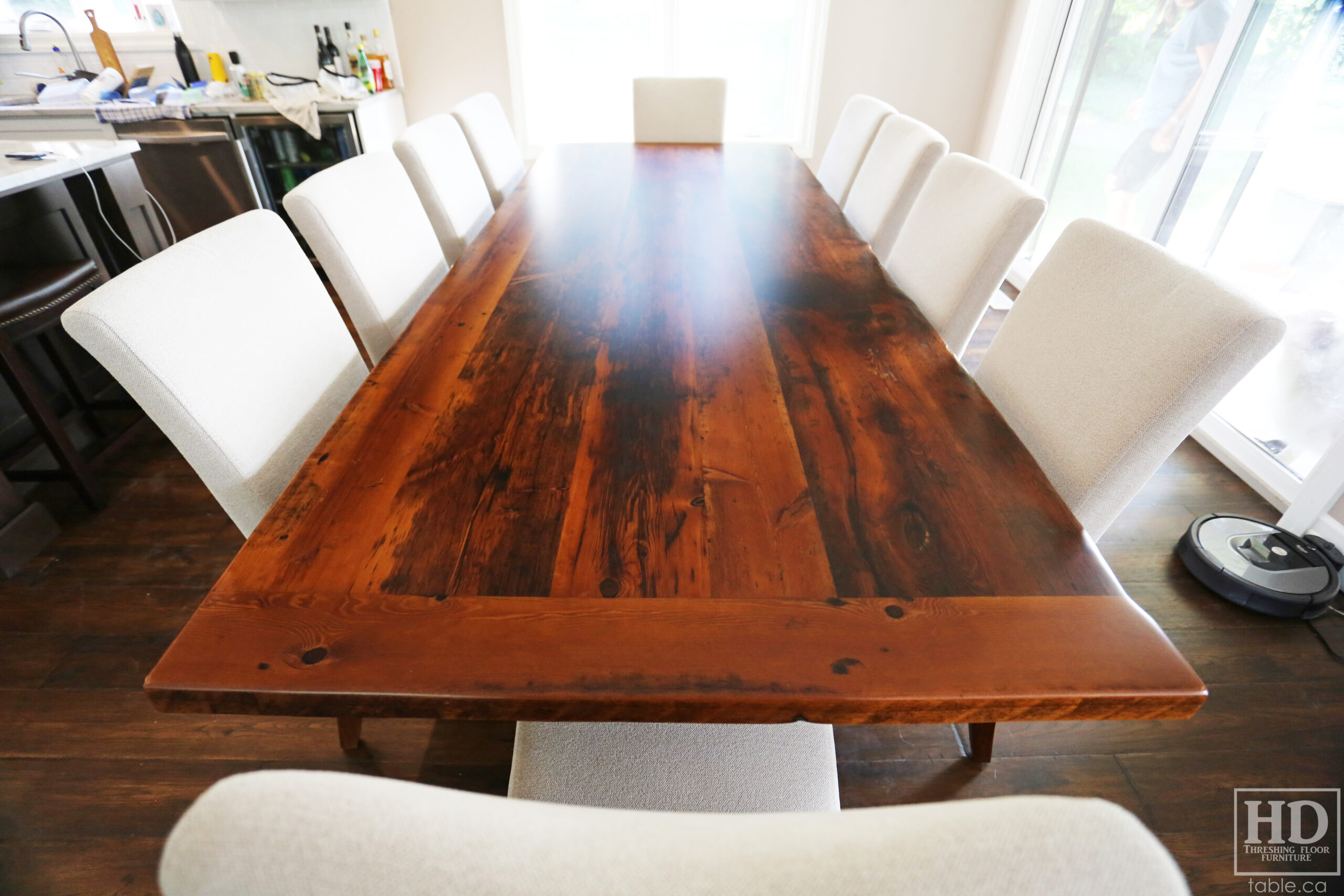 Barnwood Pedestal Table made from Ontario Barn by HD Threshing Floor Furniture / www.table.ca