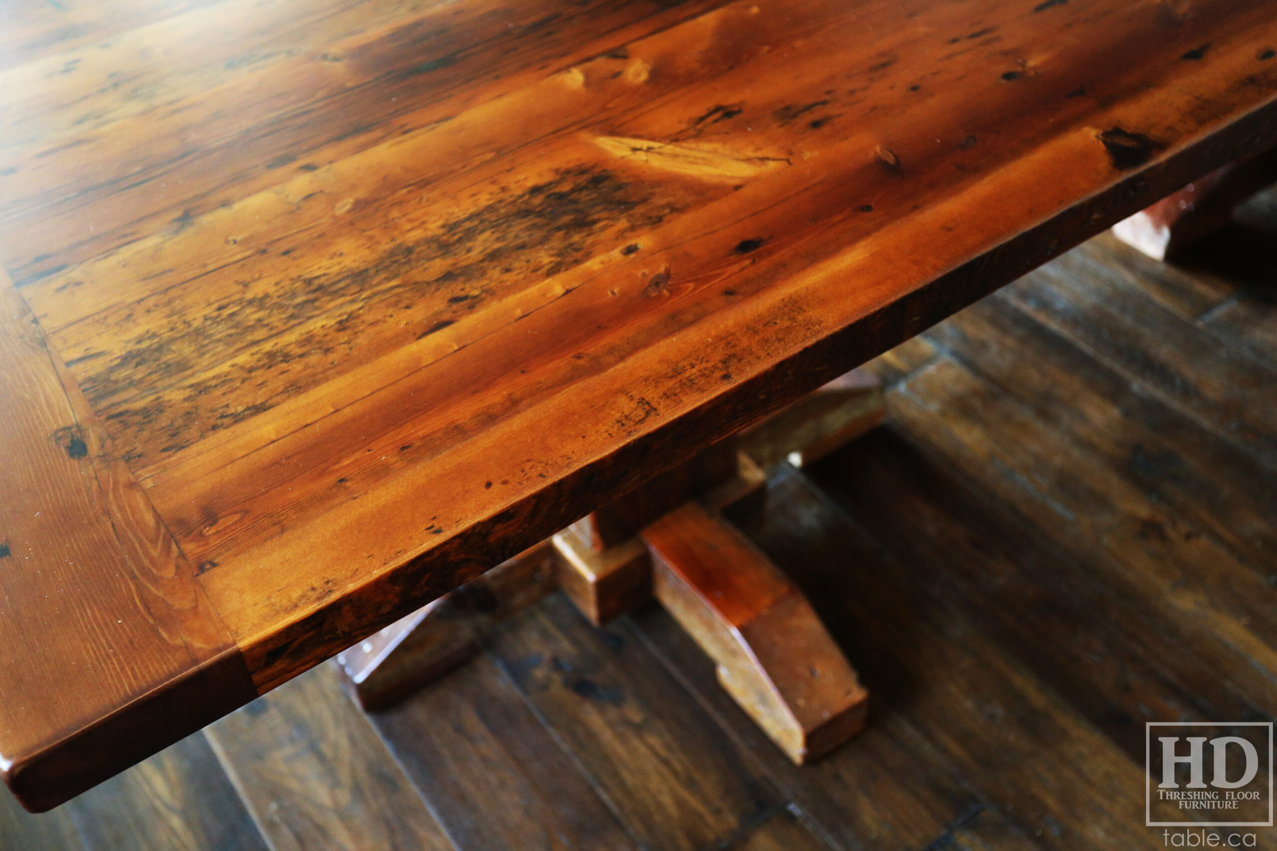 Barnwood Pedestal Table made from Ontario Barn by HD Threshing Floor Furniture / www.table.ca