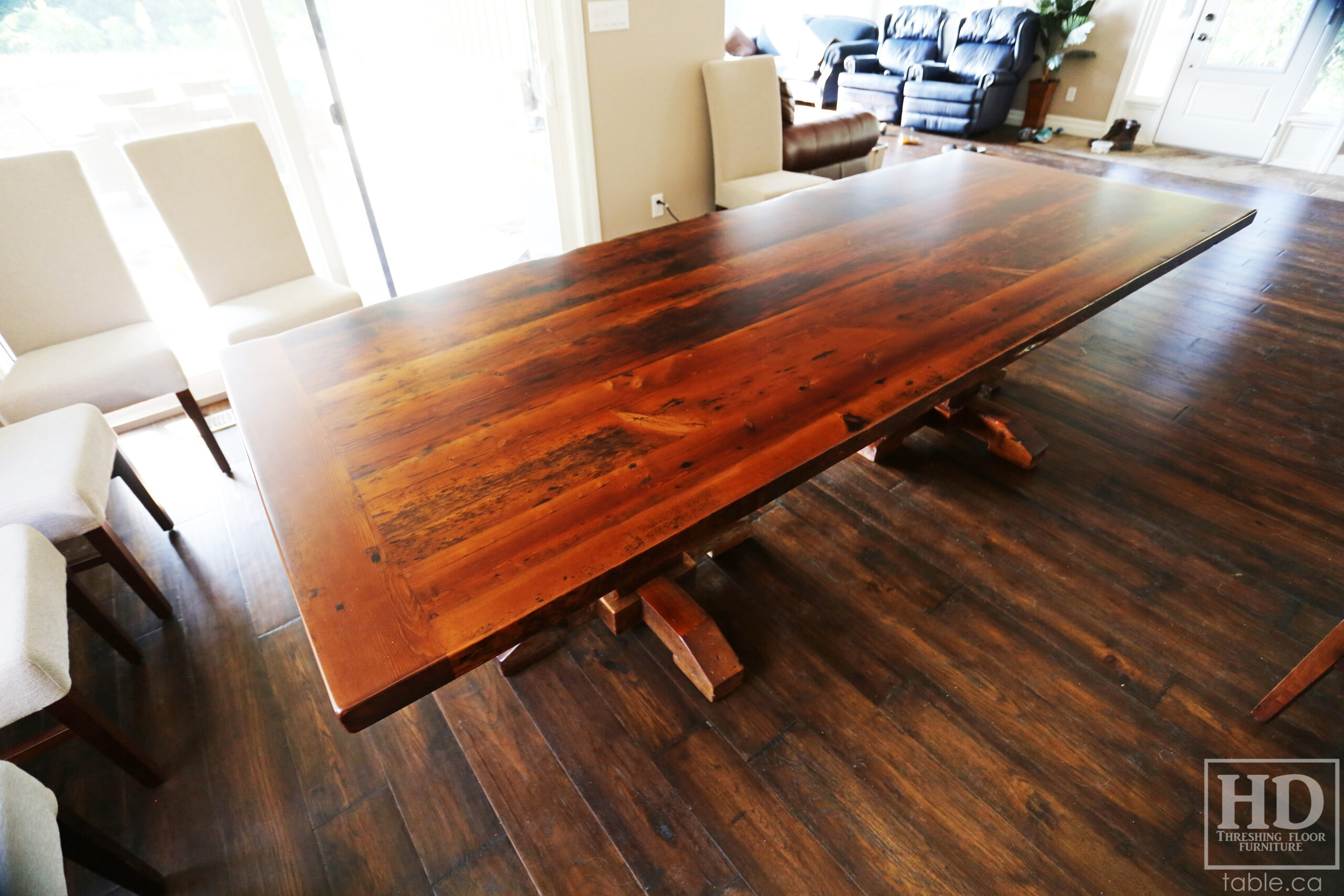 Barnwood Pedestal Table made from Ontario Barn by HD Threshing Floor Furniture / www.table.ca