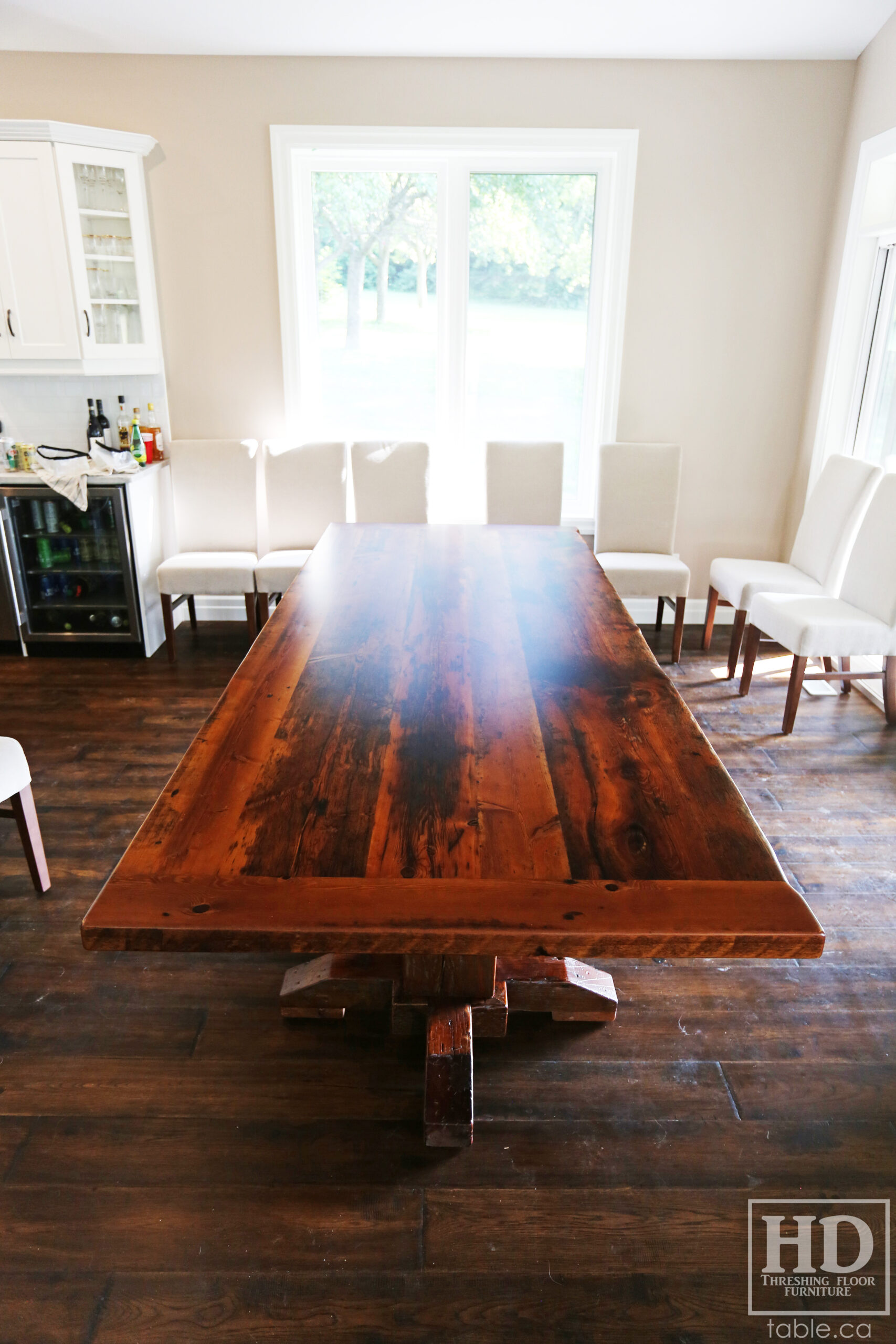 Barnwood Pedestal Table made from Ontario Barn by HD Threshing Floor Furniture / www.table.ca