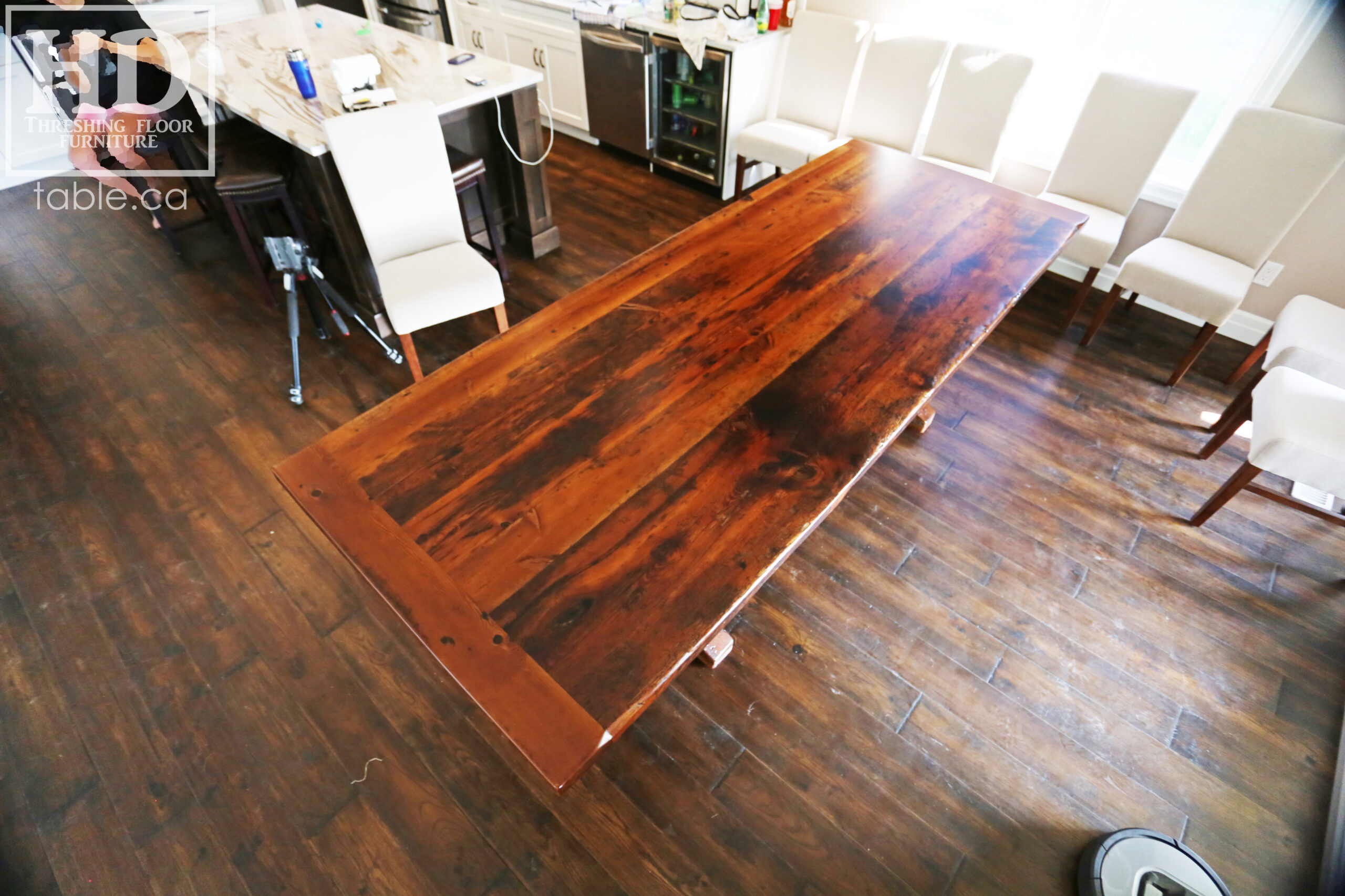 Barnwood Pedestal Table made from Ontario Barn by HD Threshing Floor Furniture / www.table.ca