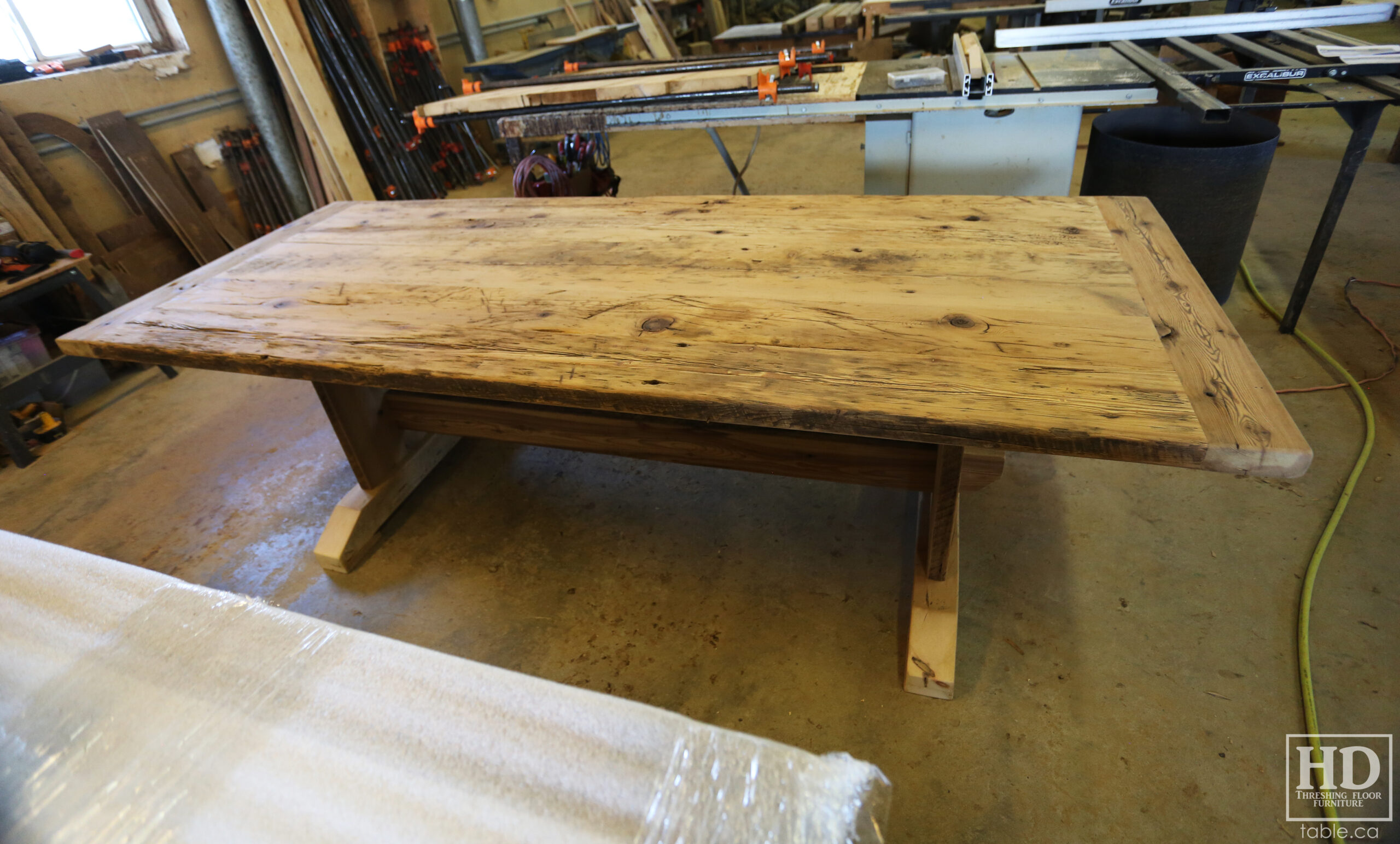 Rustic Reclaimed Wood Table made from Ontario Barnwood by HD Threshing Floor Furniture / www.table.ca