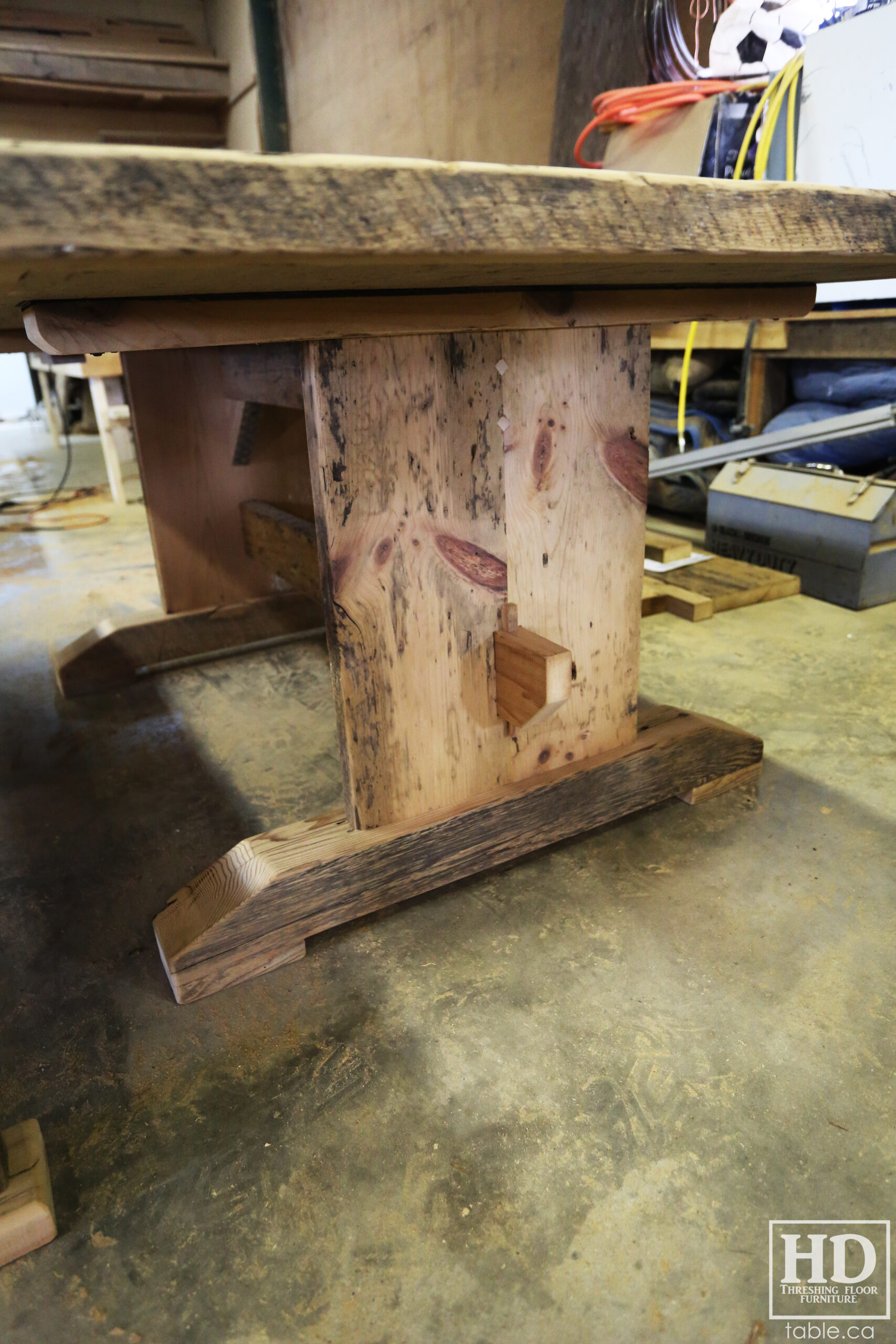 Reclaimed Wood Table & Bench by HD Threshing Floor Furniture / www.table.ca