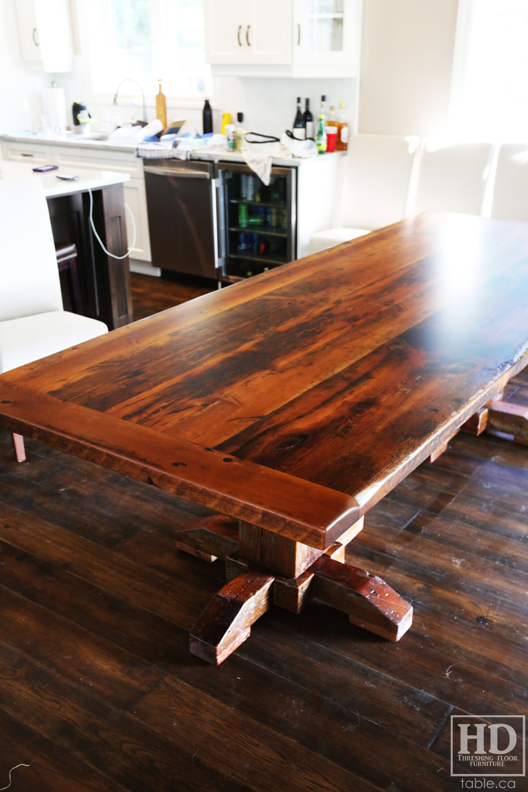 Barnwood Pedestal Table made from Ontario Barn by HD Threshing Floor Furniture / www.table.ca