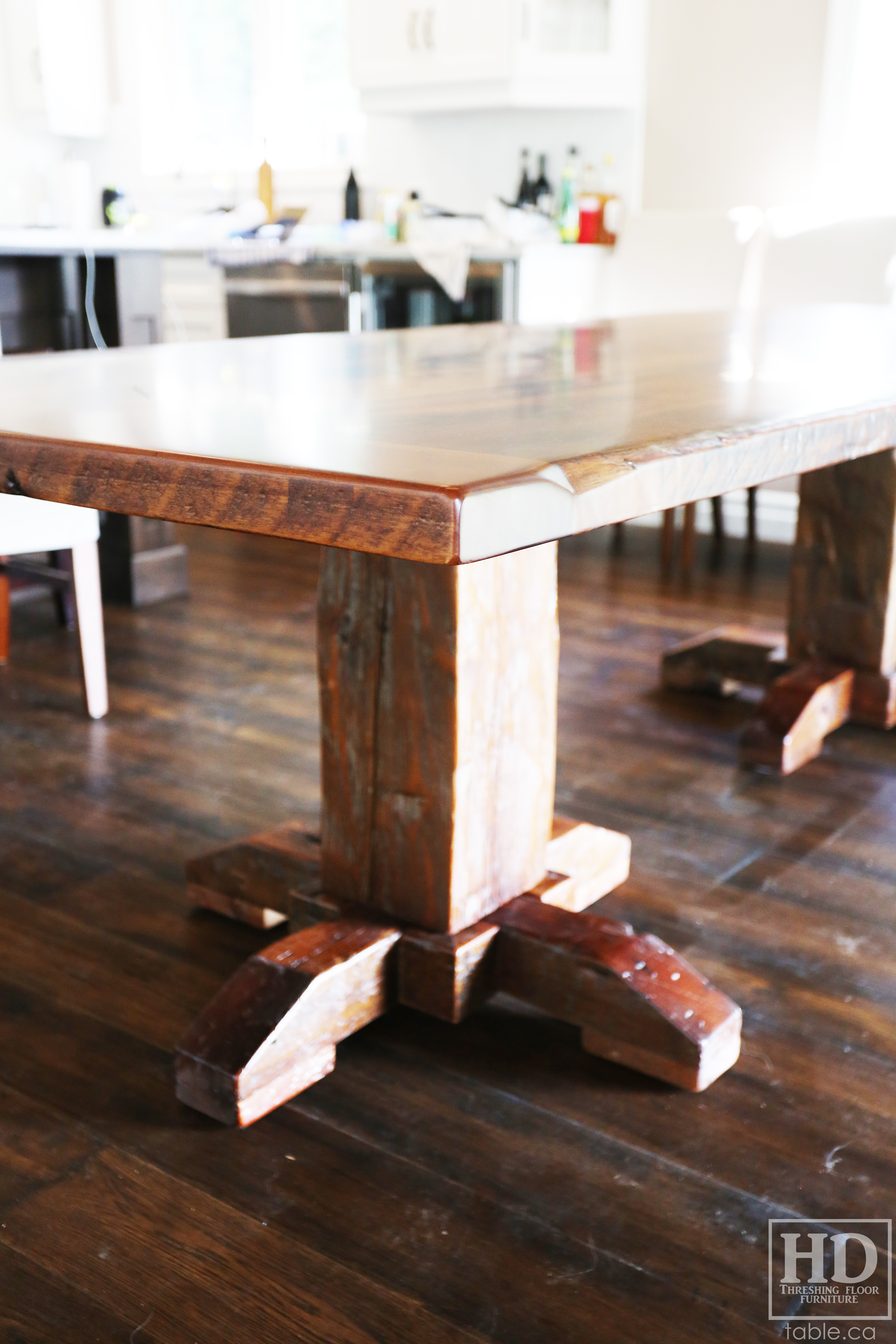 Barnwood Pedestal Table made from Ontario Barn by HD Threshing Floor Furniture / www.table.ca