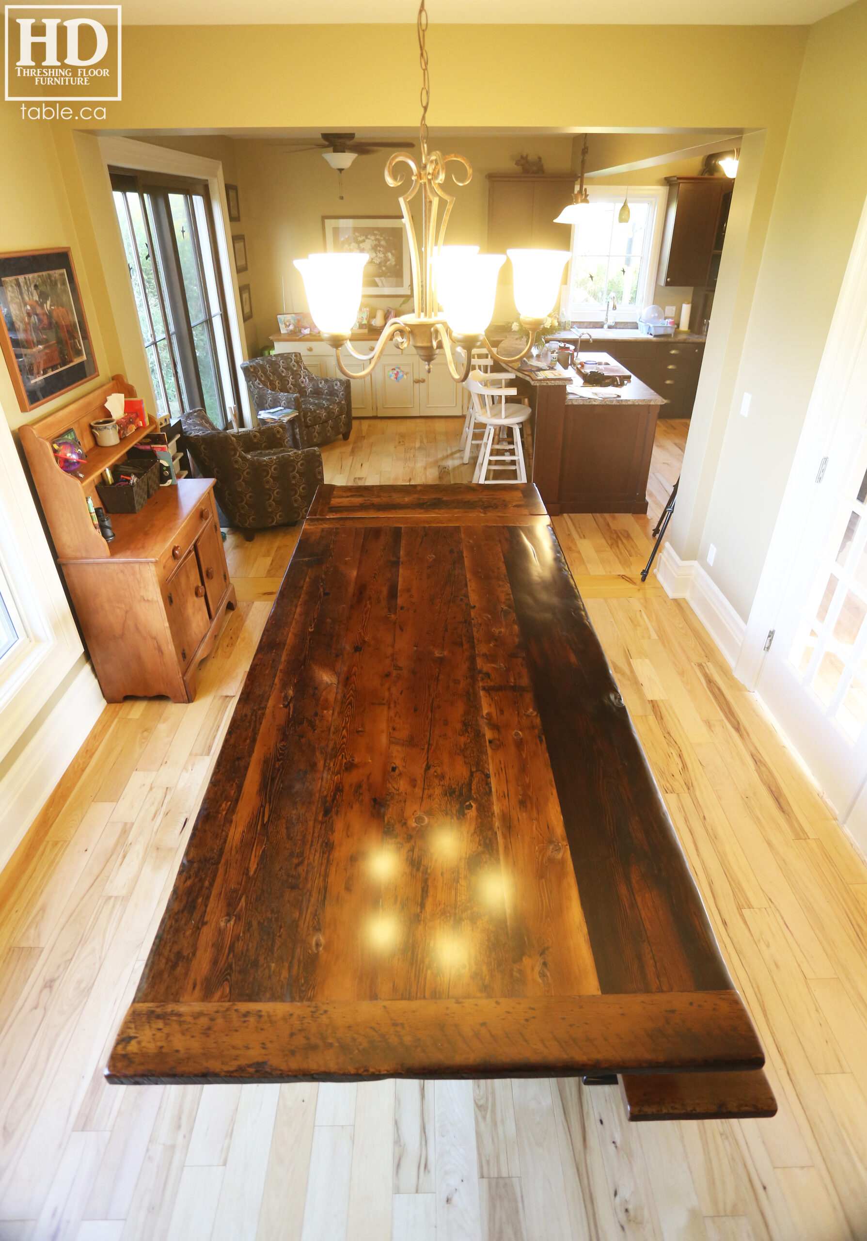 Custom Reclaimed Wood Pedestal Table by HD Threshing Floor Furniture / www.table.ca