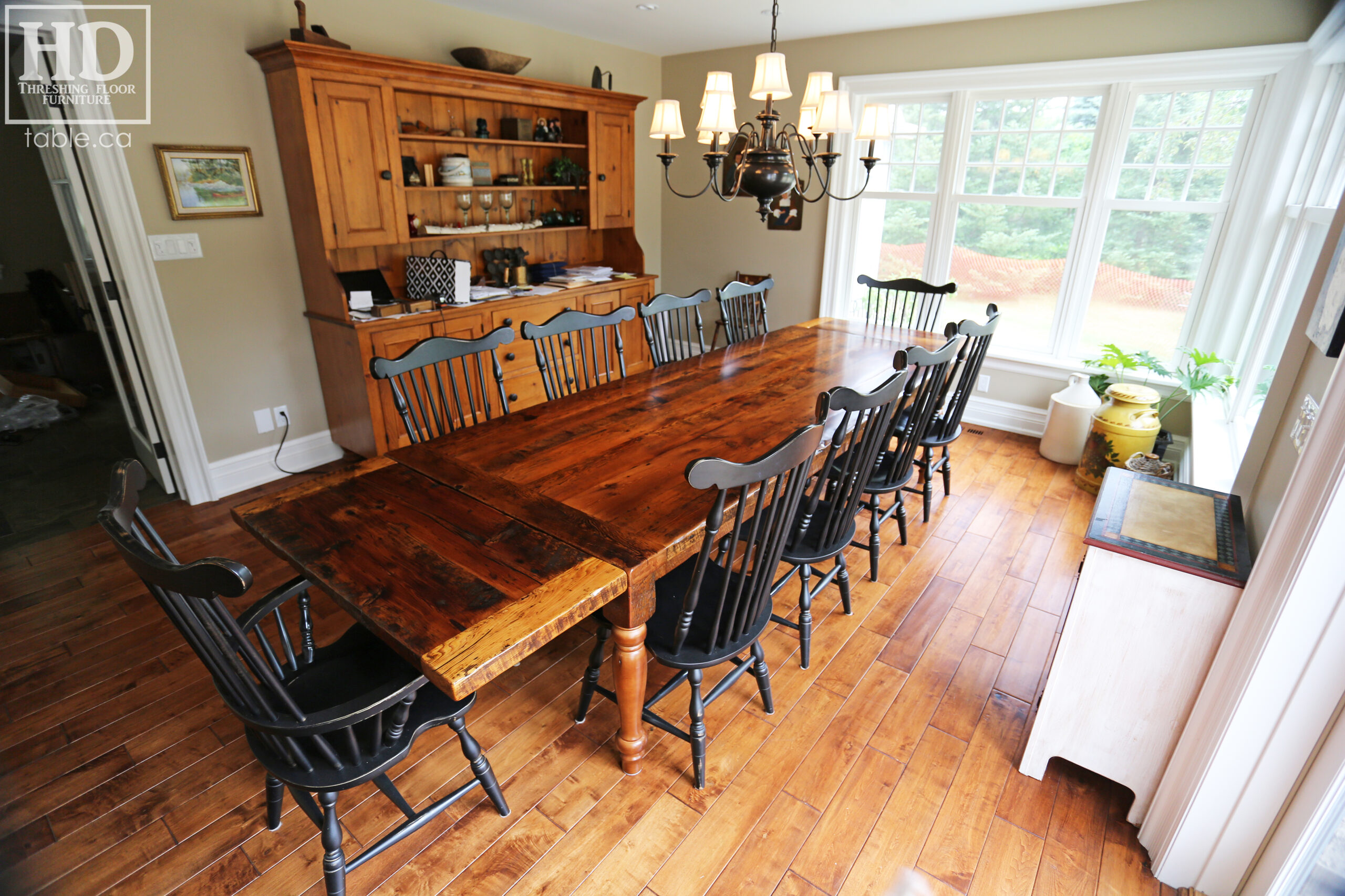 Country Style Harvest Table & Chairs by HD Threshing Floor Furniture / www.table.ca