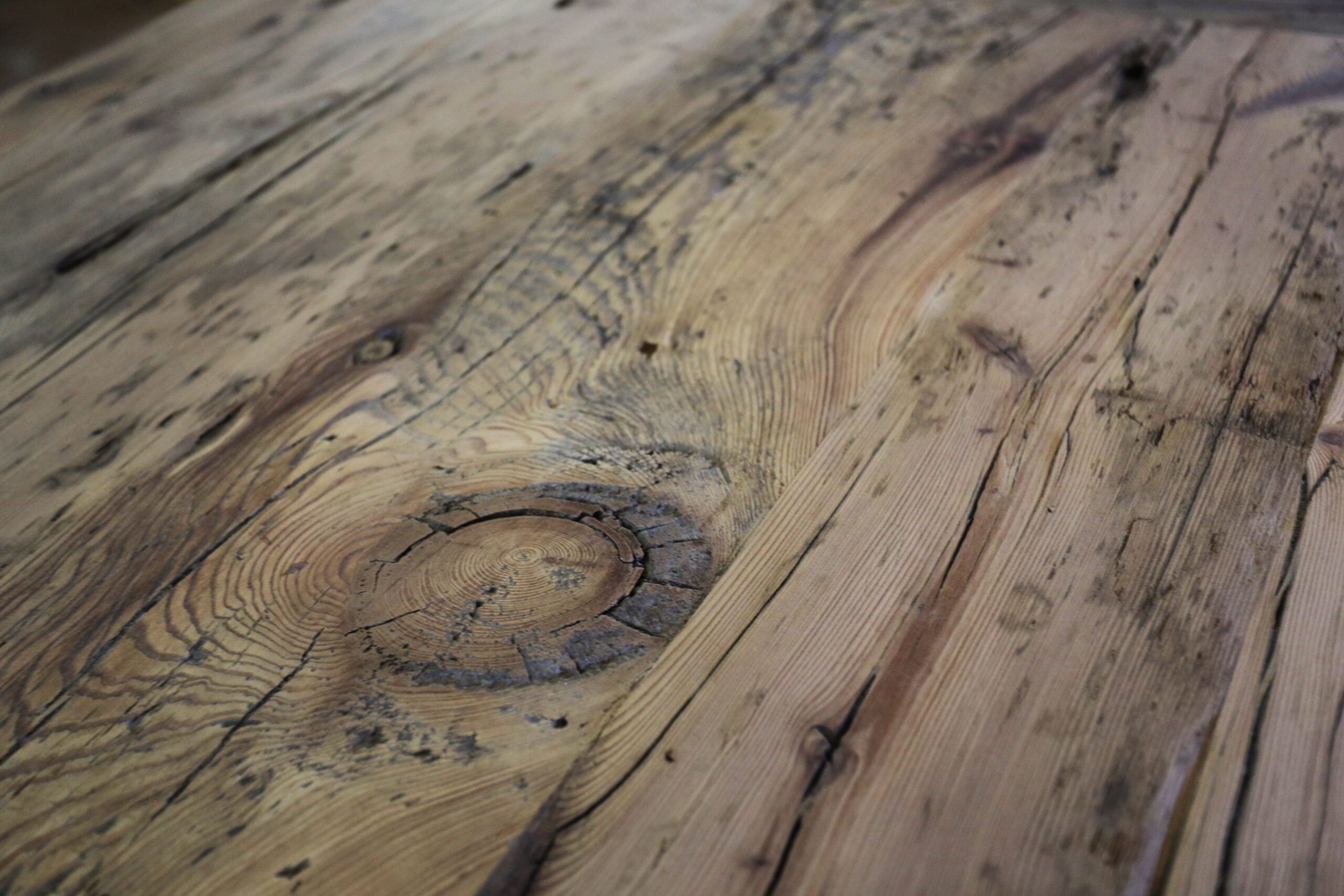 Restaurant Table Tops made from Reclaimed Ontario Barnwood by HD Threshing Floor Furniture / www.table.ca